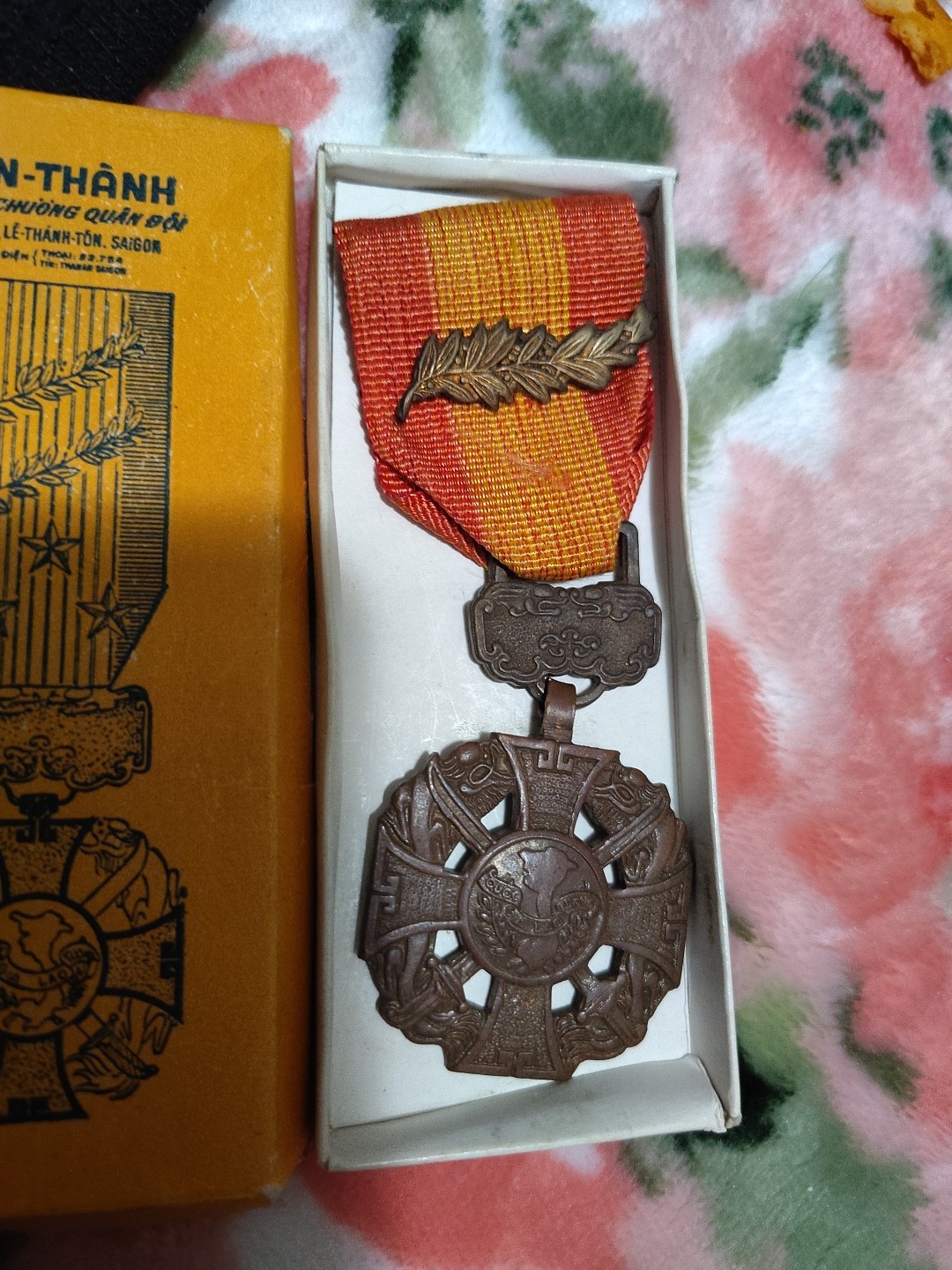 Saigon Army Gallantry Medal With Original Box Ww2