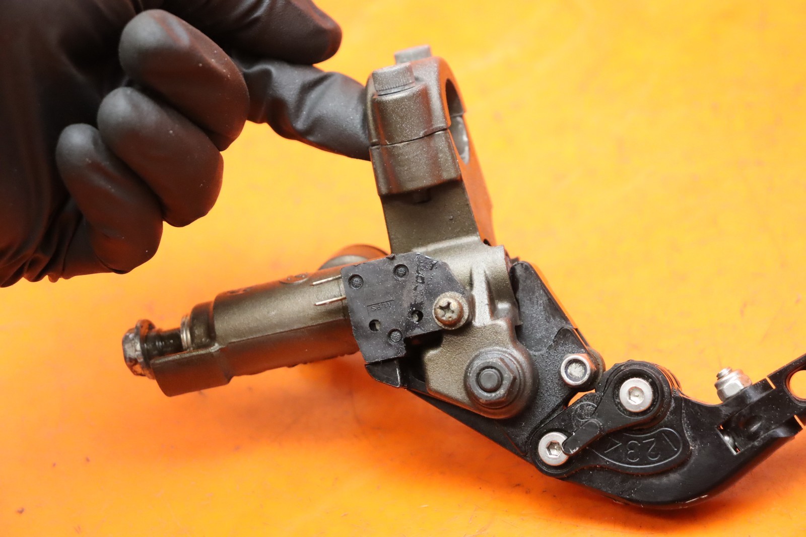 2004-2005 KAWASAKI NINJA ZX10R OEM FRONT BRAKE MASTER CYLINDER