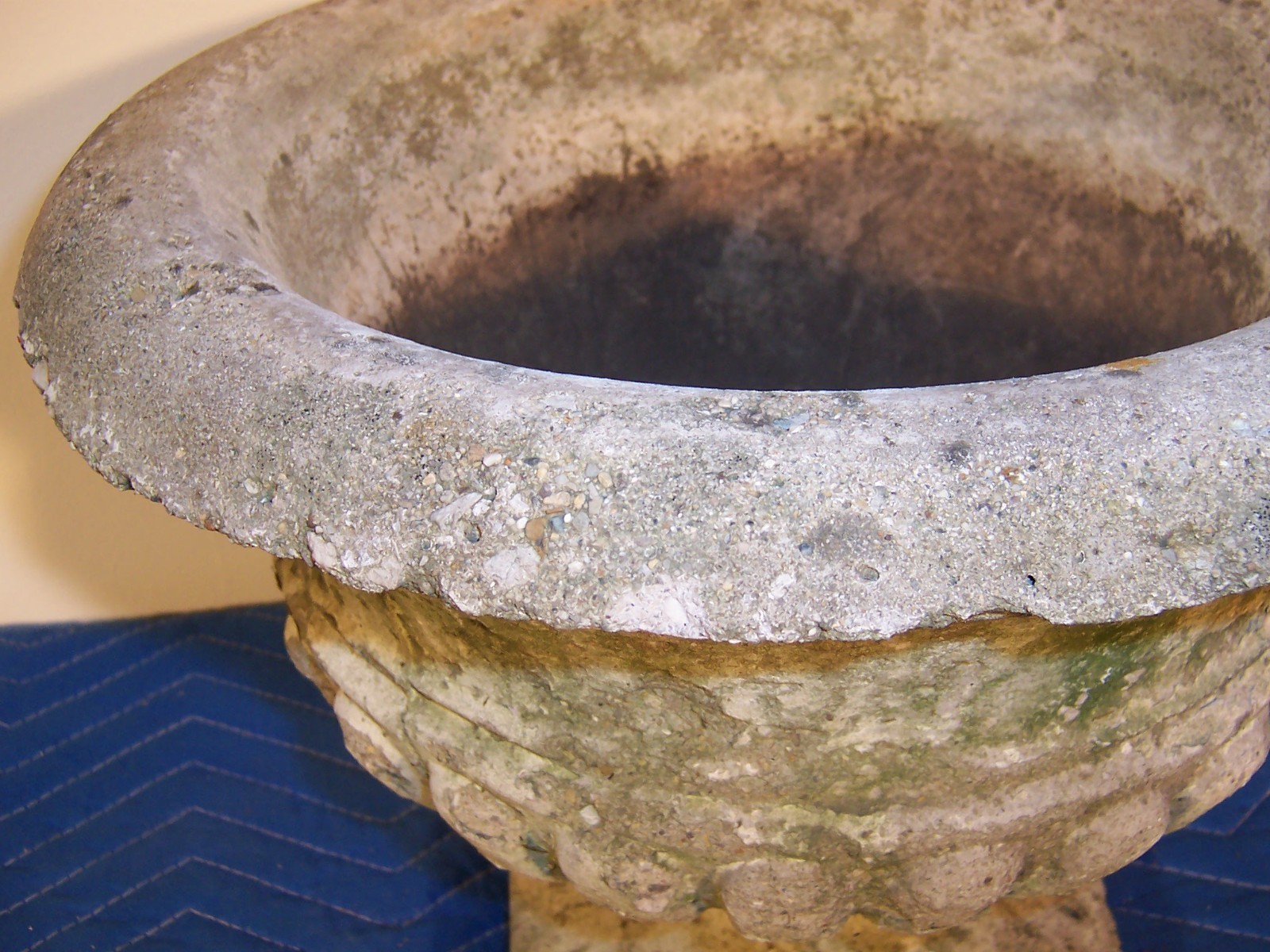 Nice Antique Weathered Concrete Garden Flowerpot Planter Urn Old White Paint