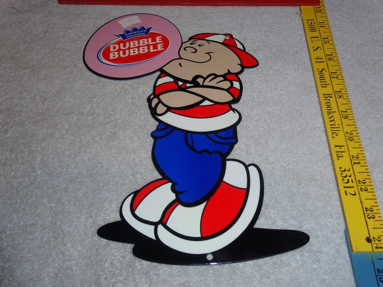 VINTAGE DUBBLE BUBBLE BOY BLOWING FLEER CHEWING GUM 10" METAL GASOLINE OIL SIGN!