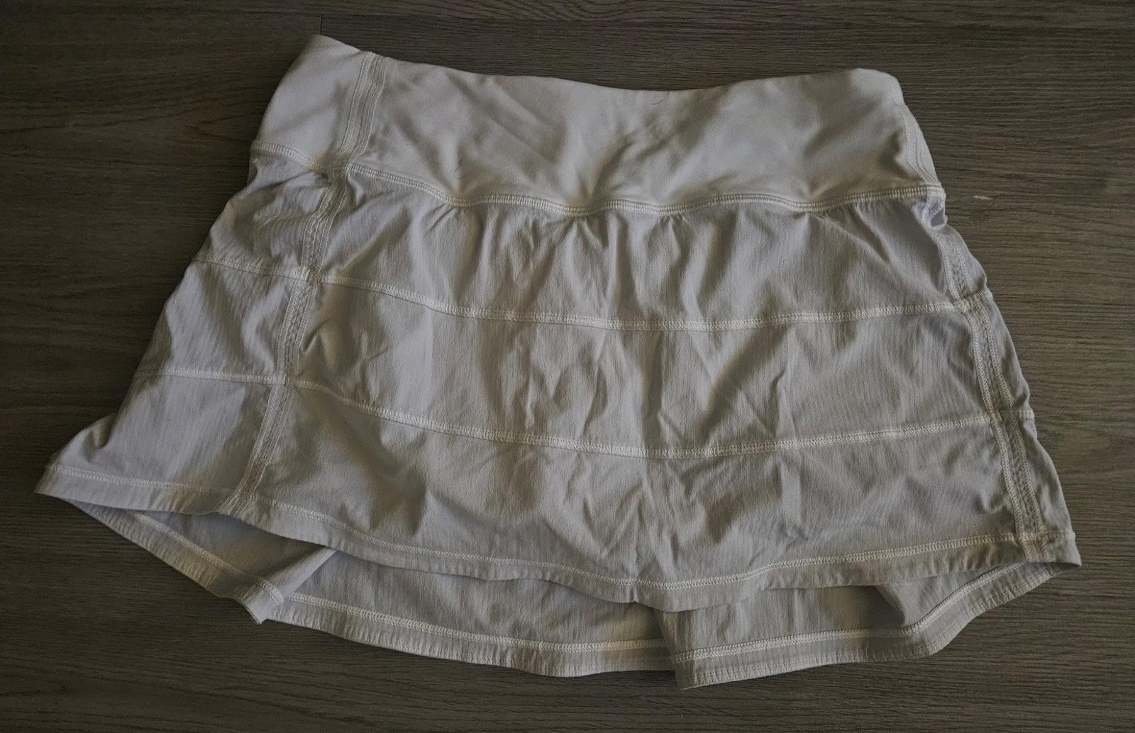 Lululemon Skirt Skort Women's   Athletic dress sz 4