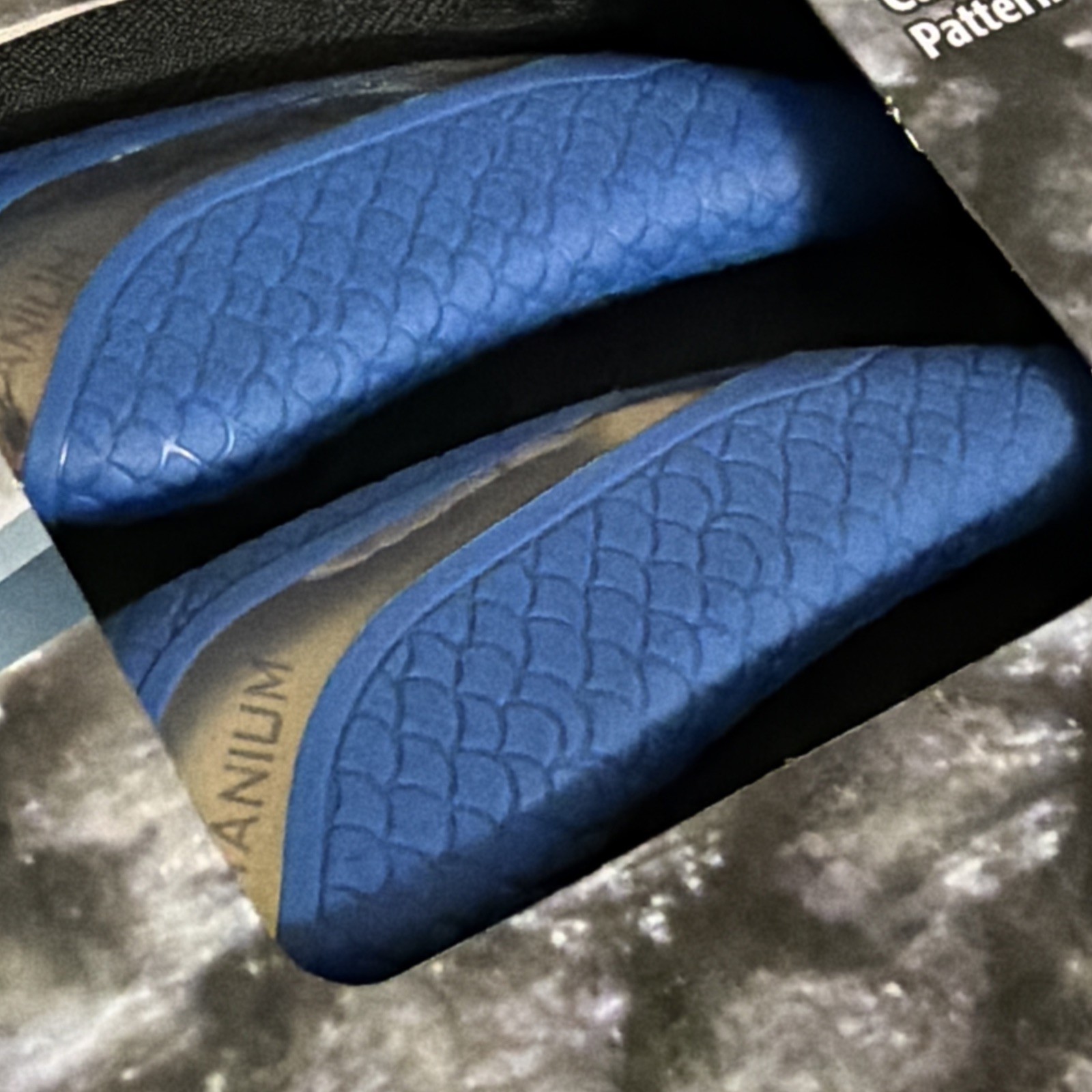 6 Piece Knife & Sharpener Set 4 Knives with Corrosion-Resistant Stainless Steel