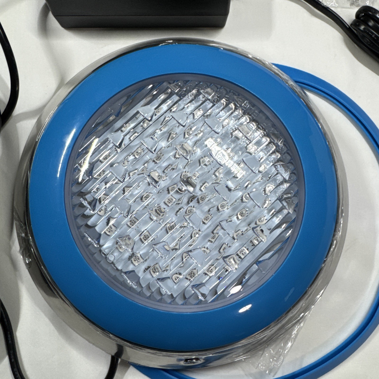 8.5” 12V Pool Light w/ Bluetooth Control Adapter 16.4” Cord No Manual HY-BT-108A