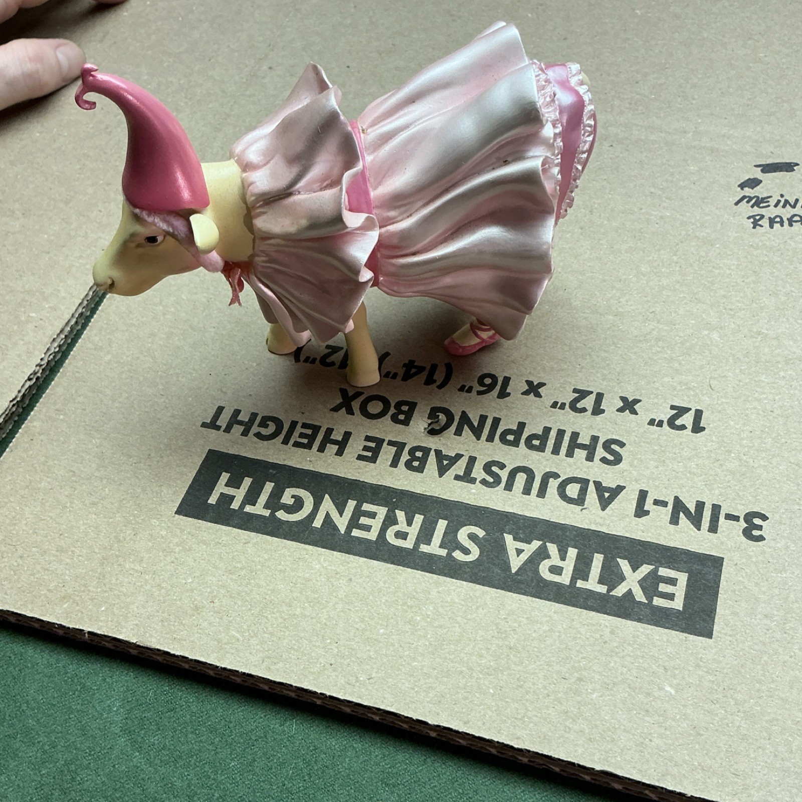 CowParade Wizard of Oz Cow Figurine Set Resin COMPLETE SET 6 1/2 long by 5 tall