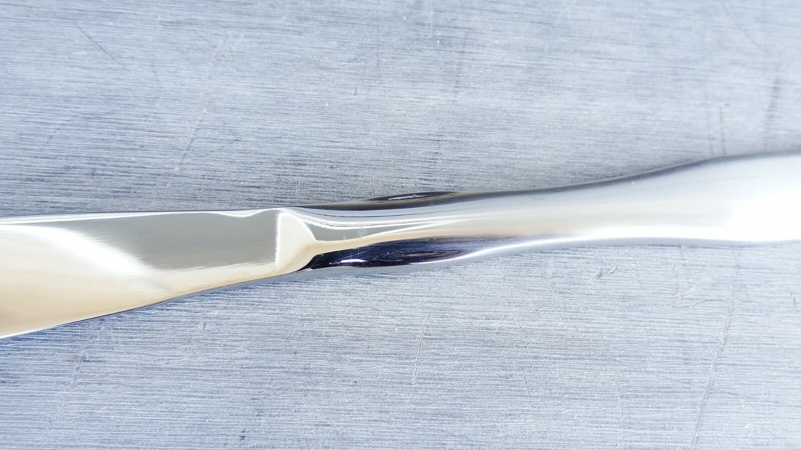 Arcoroc FF586 Sabre 8 3/4" Stainless Steel Heavy Weight Dinner Knife - 12 ea