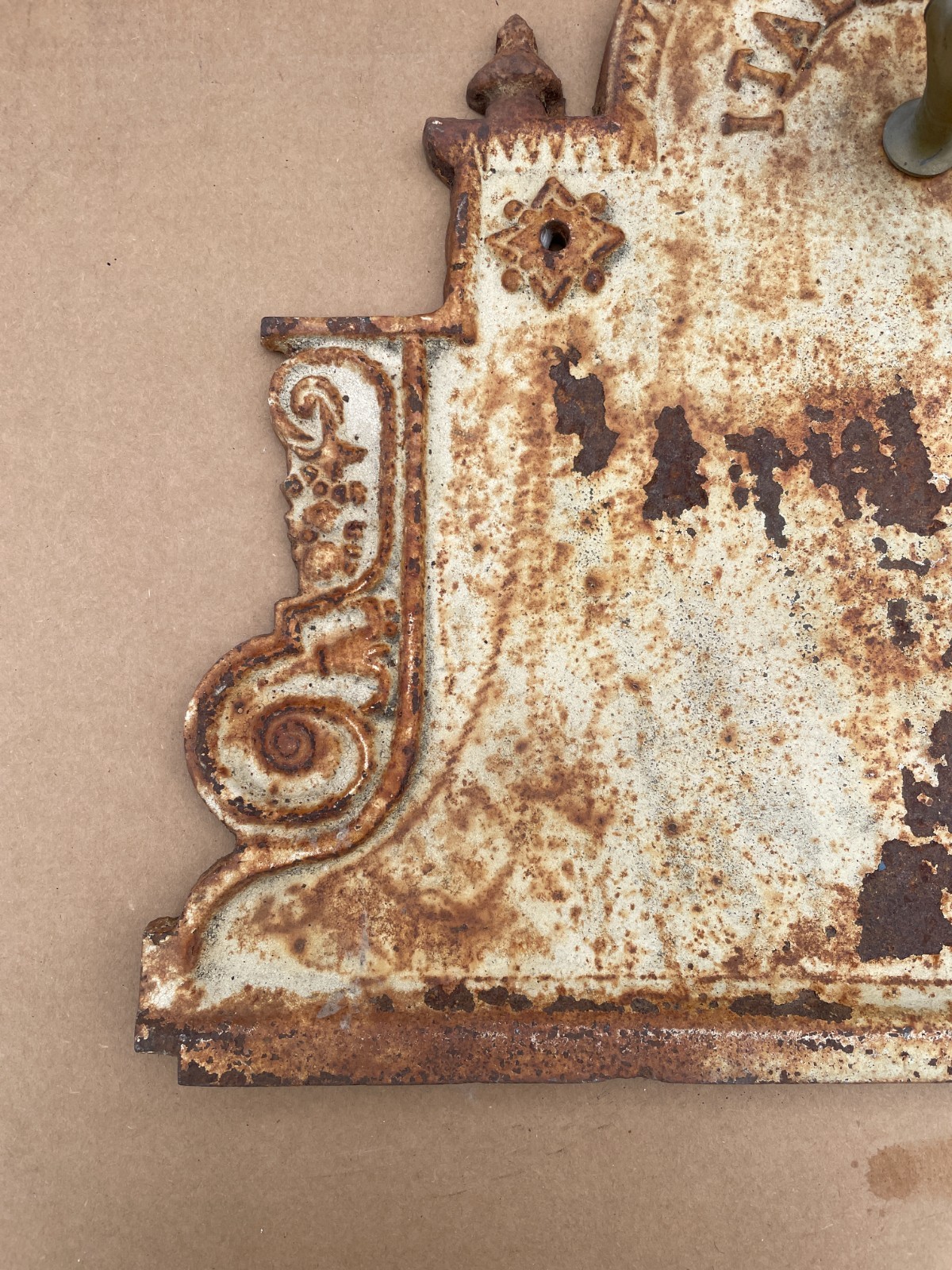 Italgarden Vintage Cast Iron Wall-Mounted Fountain Rust Patina