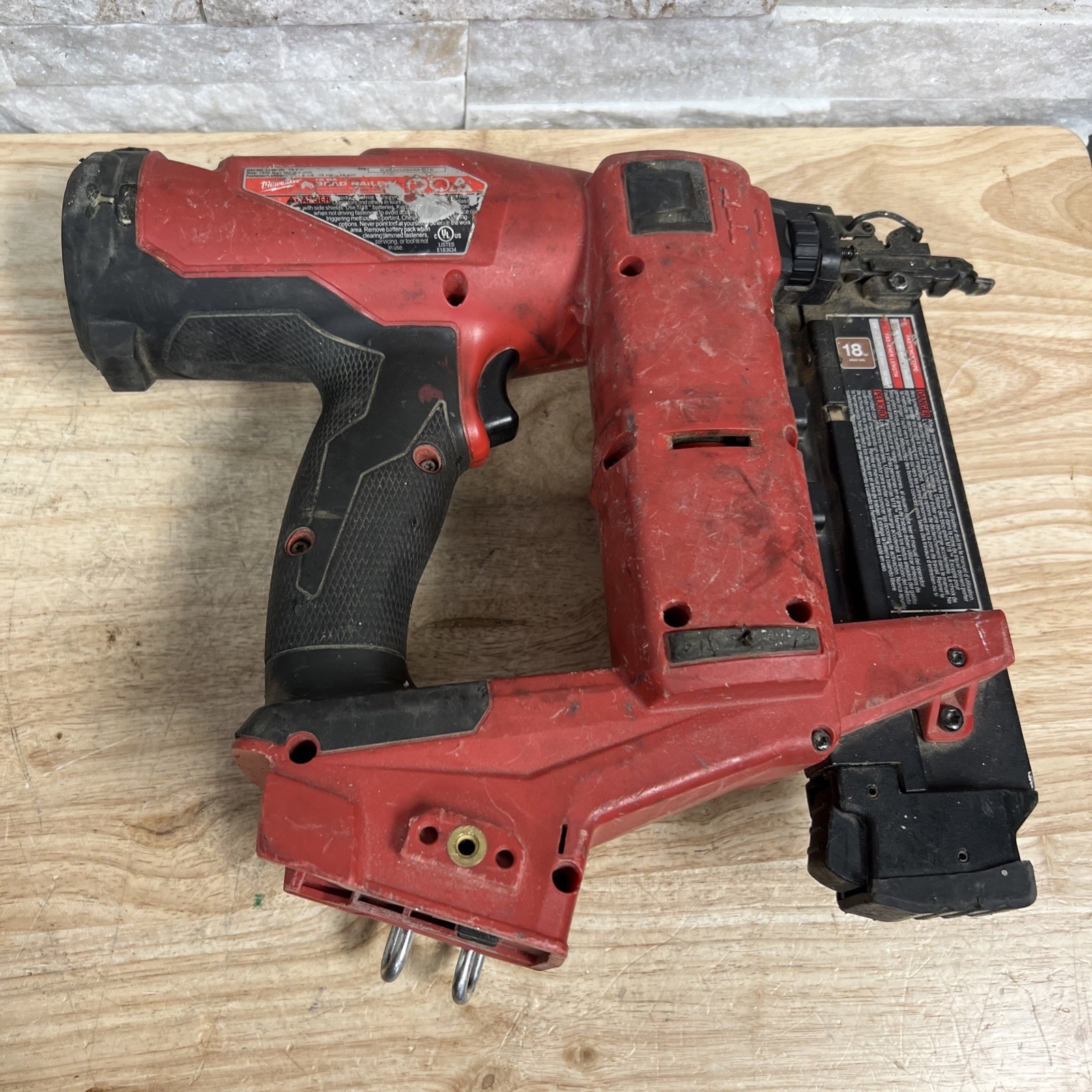 Milwauke 2746-20 M18 FUEL 18 Gauge Brad Nailer - FOR PARTS OR REPAIR
