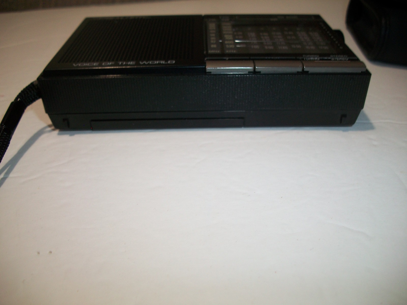 REALISTIC DX-342 VINTAGE AM FM SW RADIO with CASE