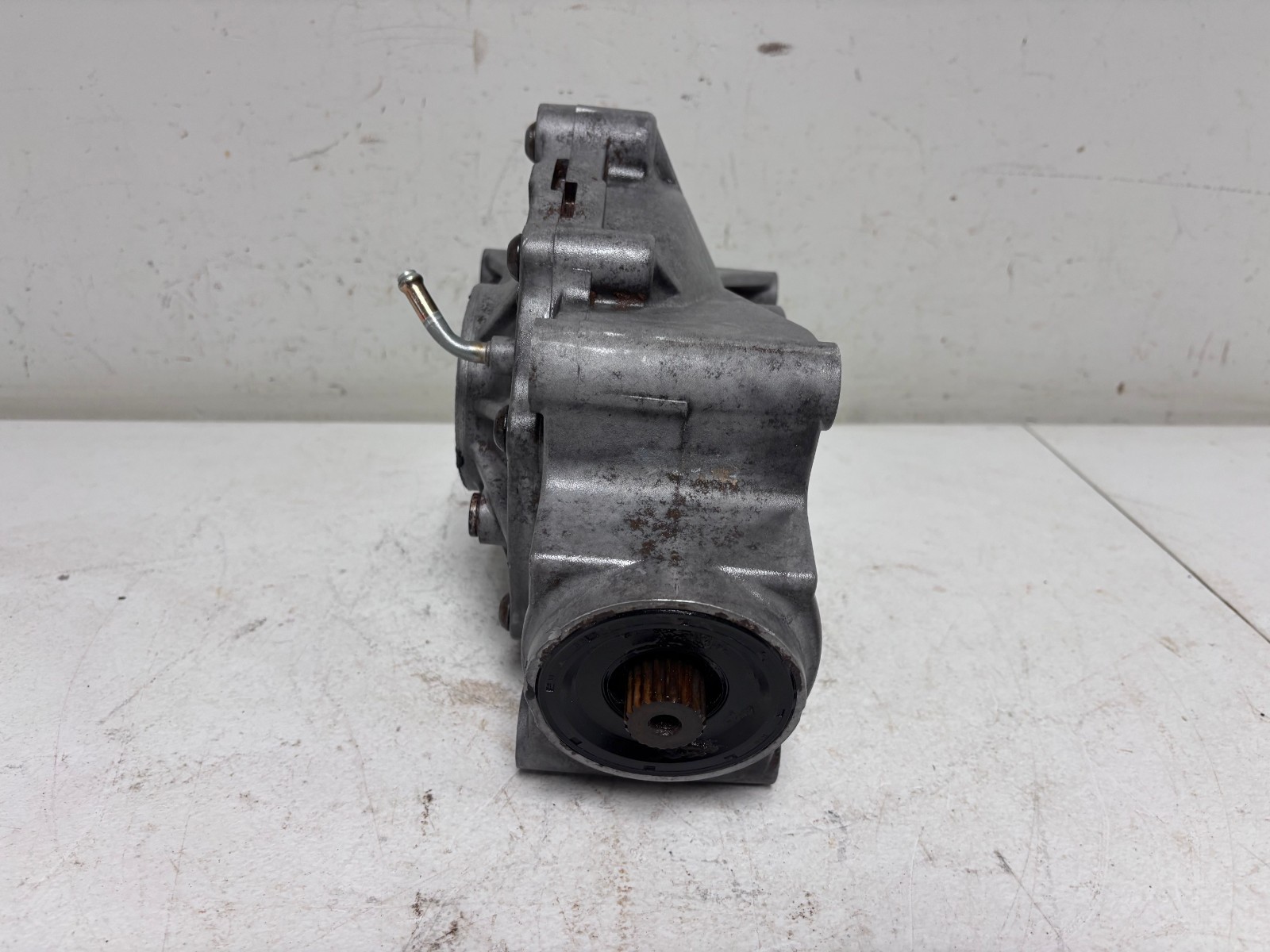 2014 Can Am Maverick 1000 OEM Rear Diff Differential Gearcase 705502275