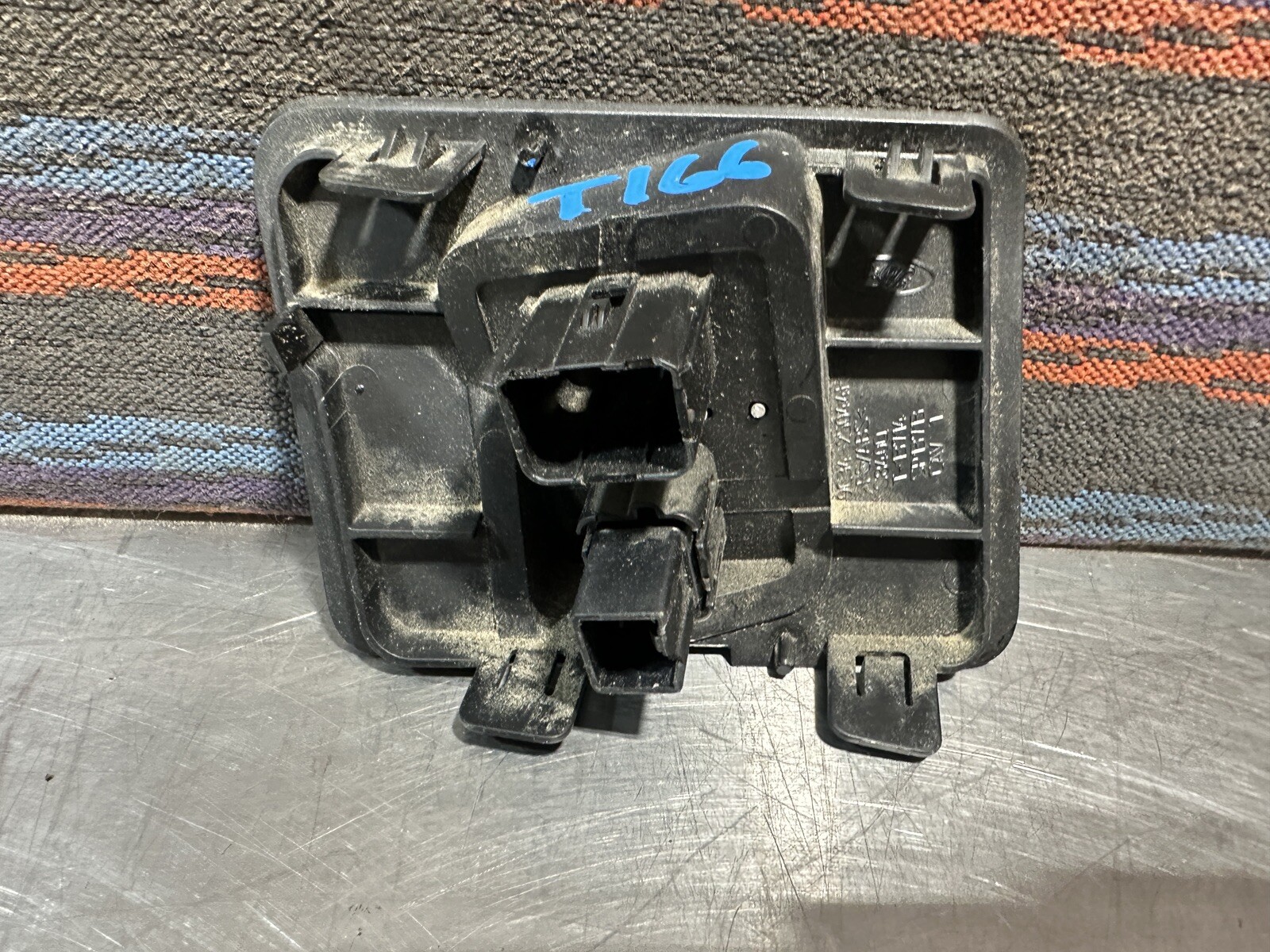 08-16 Ford F250 F350 Aux Line In Bezel Port Plug Audio Input SYNC 9C34-25044F46