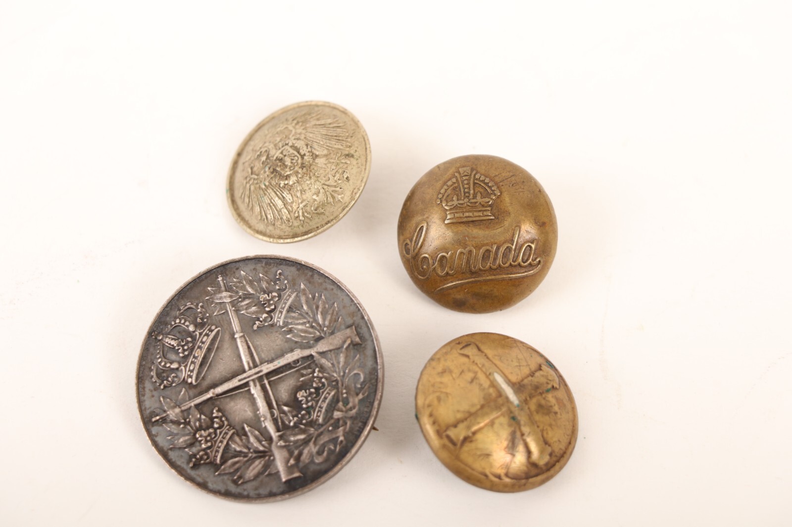WW1 Swiss Markmanship w/ 3 Different non-US Buttons / b535