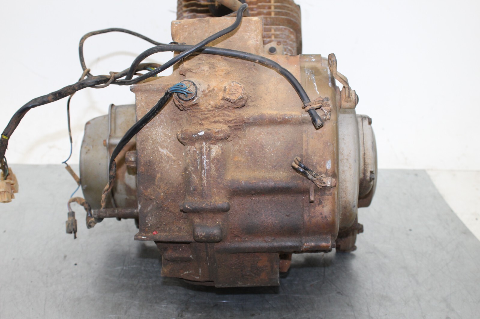 SUZUKI LT300 QUADRUNNER QUAD RUNNER ATV ENGINE MOTOR BLOCK CASES 80'S LT 300