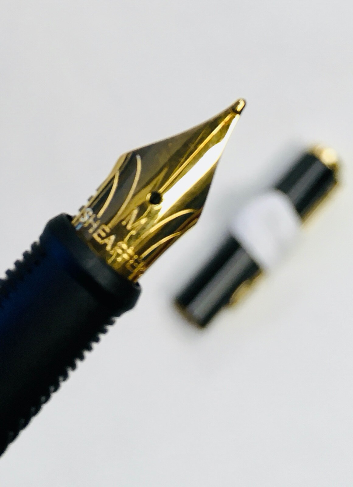 Sheaffer Agio COMPACT Black Lacquer "M Nib" Fountain Pen -- DAMAGED PACKAGING