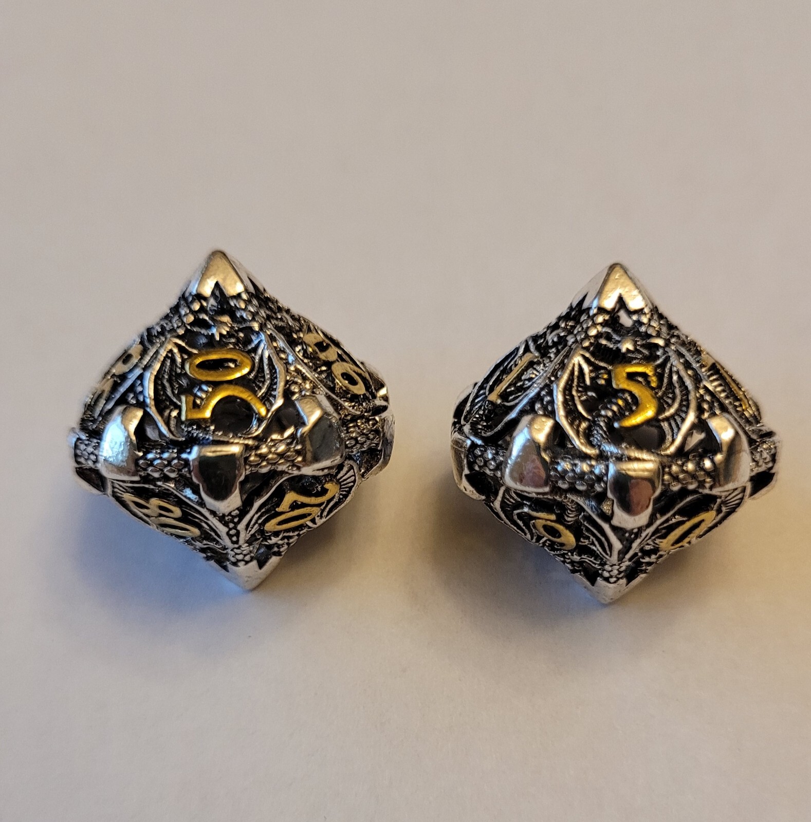 Hollow Metal Dice Set with Box, 7-Piece DND Gaming Dice for RPGs