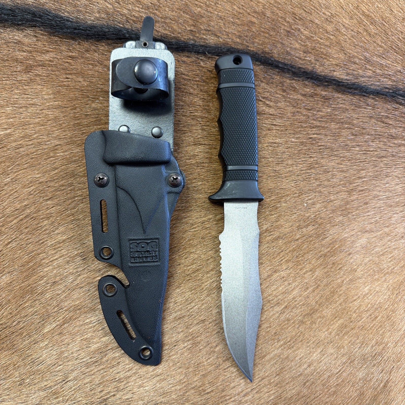 SEKI-JAPAN SOG SEAL PUP SATIN FINISH FIXED BLADE KNIFE