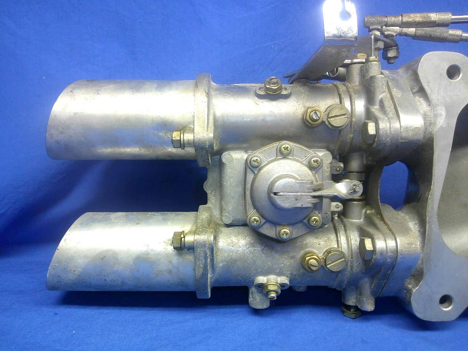 B&M Super Charger Low Profile Dual Carb Intake Hat w/ Mikuni 40PHH Carburetors