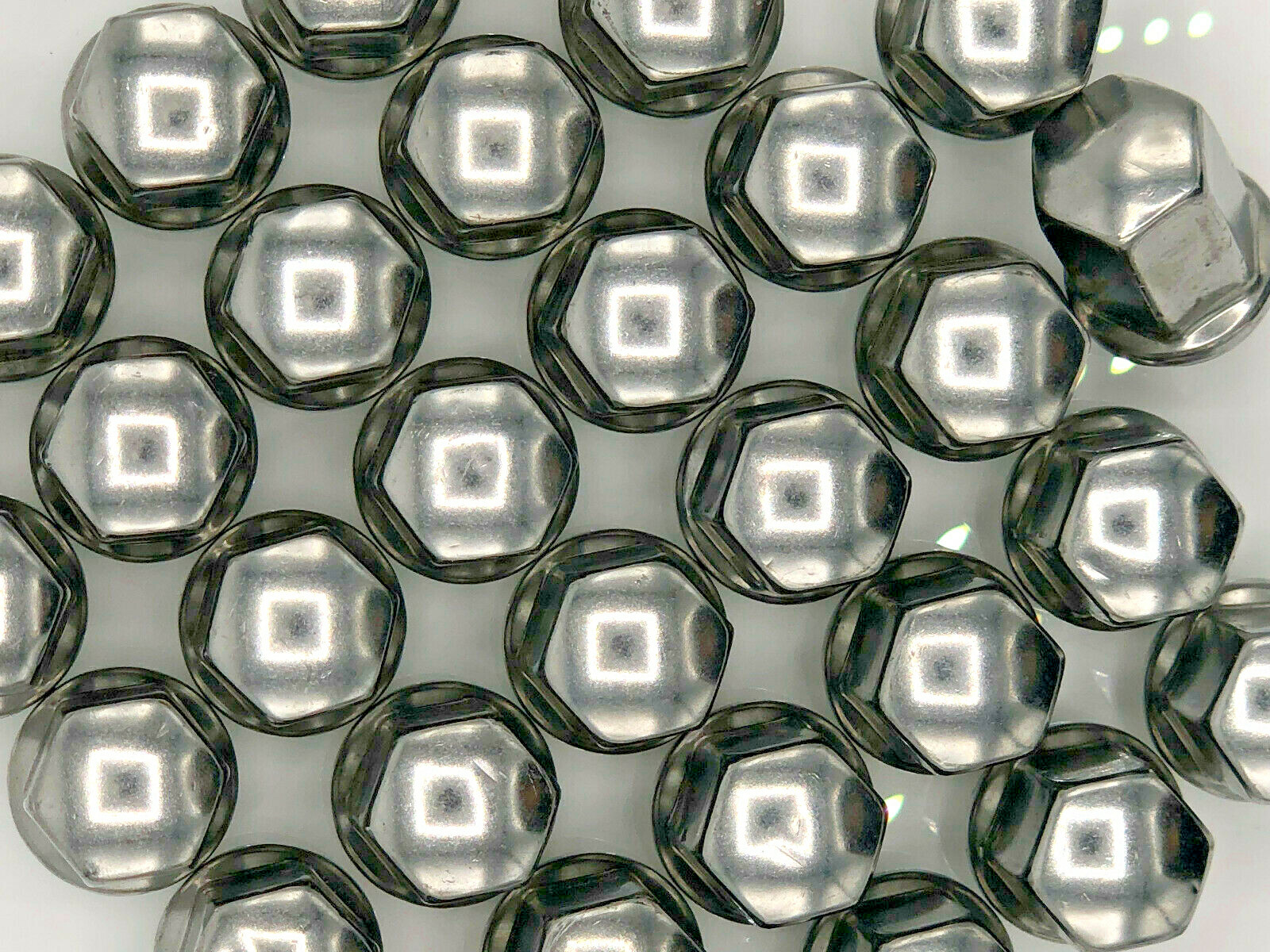 32 Chevy Silverado GMC Sierra 2500 3500 HD Factory Lug Nuts 14x1.5 22mm