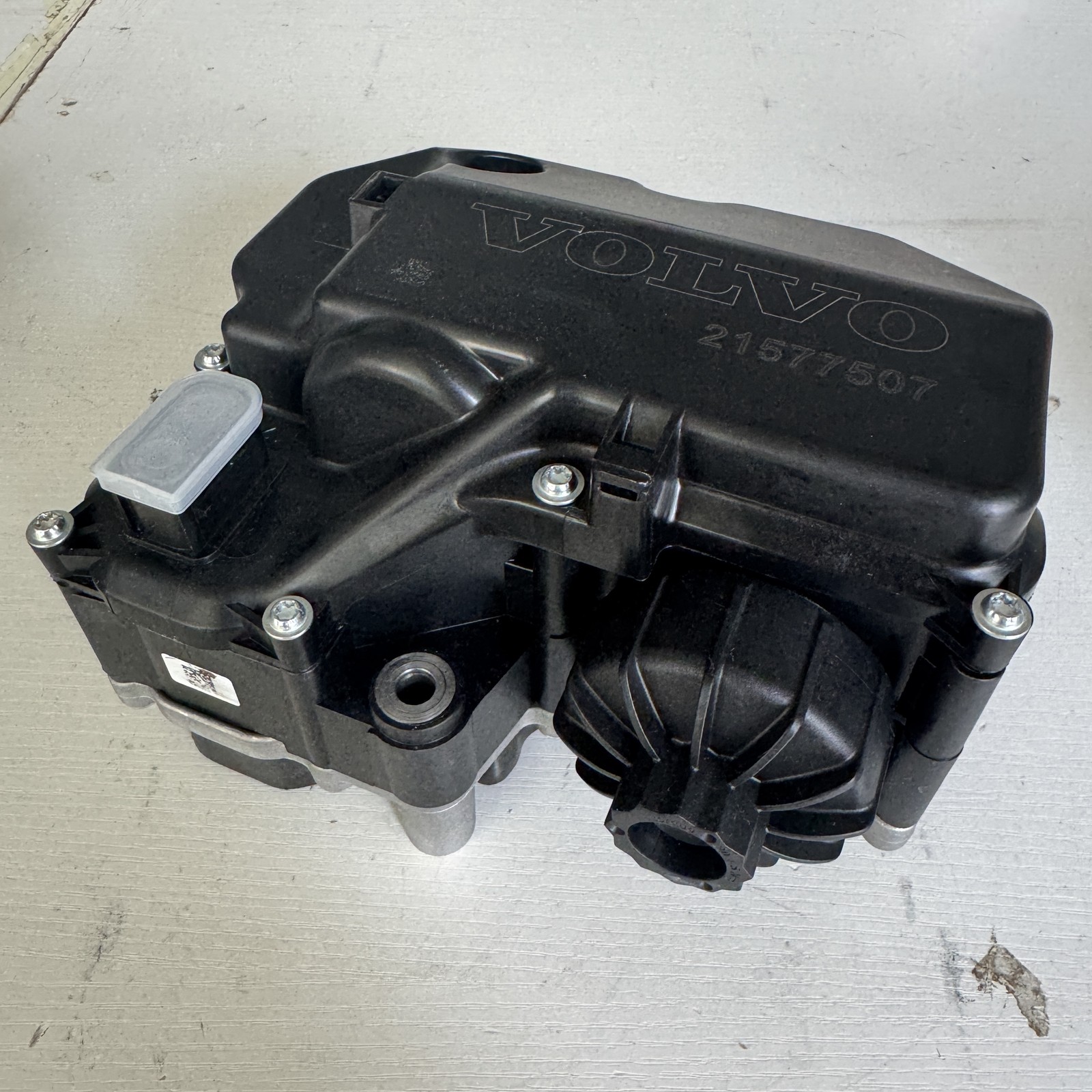 DEF PUMP FOR VOLVO MACK 12V D13 21577507 21577511 21332701 23753845 85003864