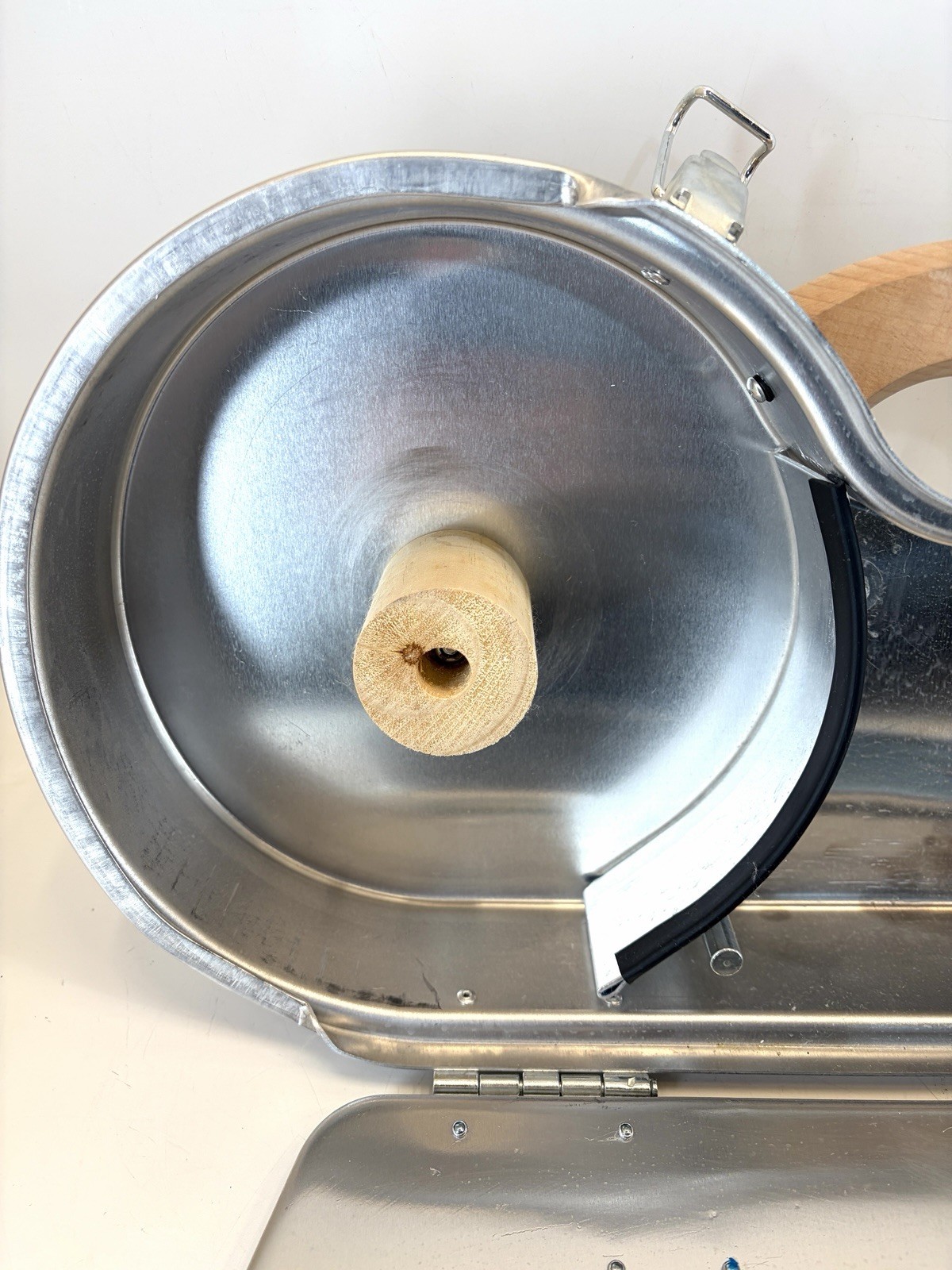 Anvil 8 3/4 in Quick Load Aluminum Drywall Taper Banjo W/ Wooden Handle DTBA-HD