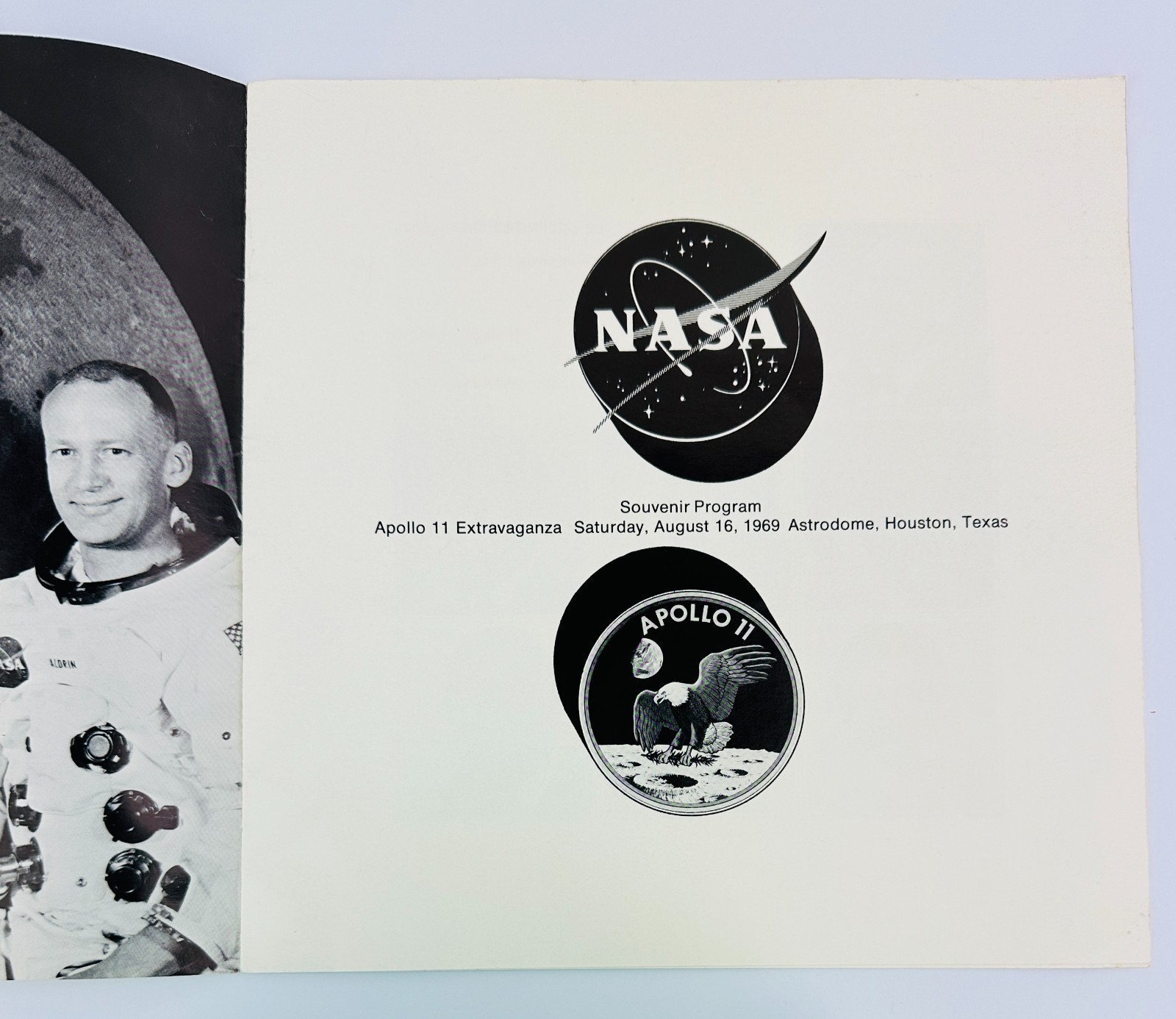 1969 APOLLO 11 Extravaganza NASA Astrodome Souvenir Program – Sinatra, Aldrin