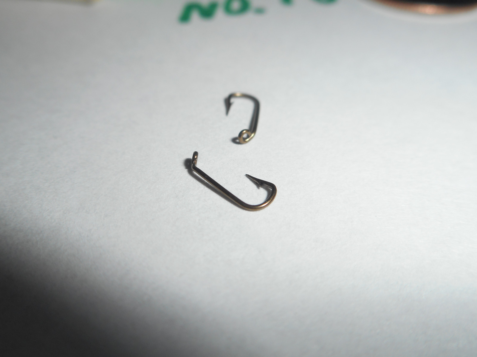 100 MUSTAD #16 Fly Tying Sneck Hooks Turned Down BALL Eye Bronzed NORWAY 3354