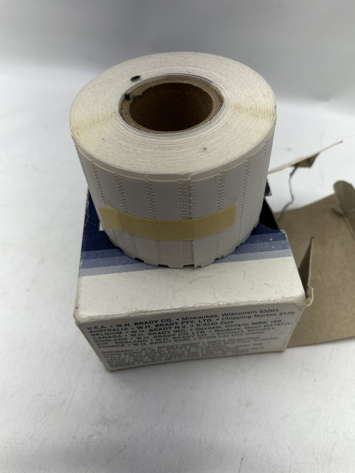 NEW BRADYSLEEVE WIREMARKER 32537 / WMS-117-321 500 CNT ROLL 1.5" X .35"