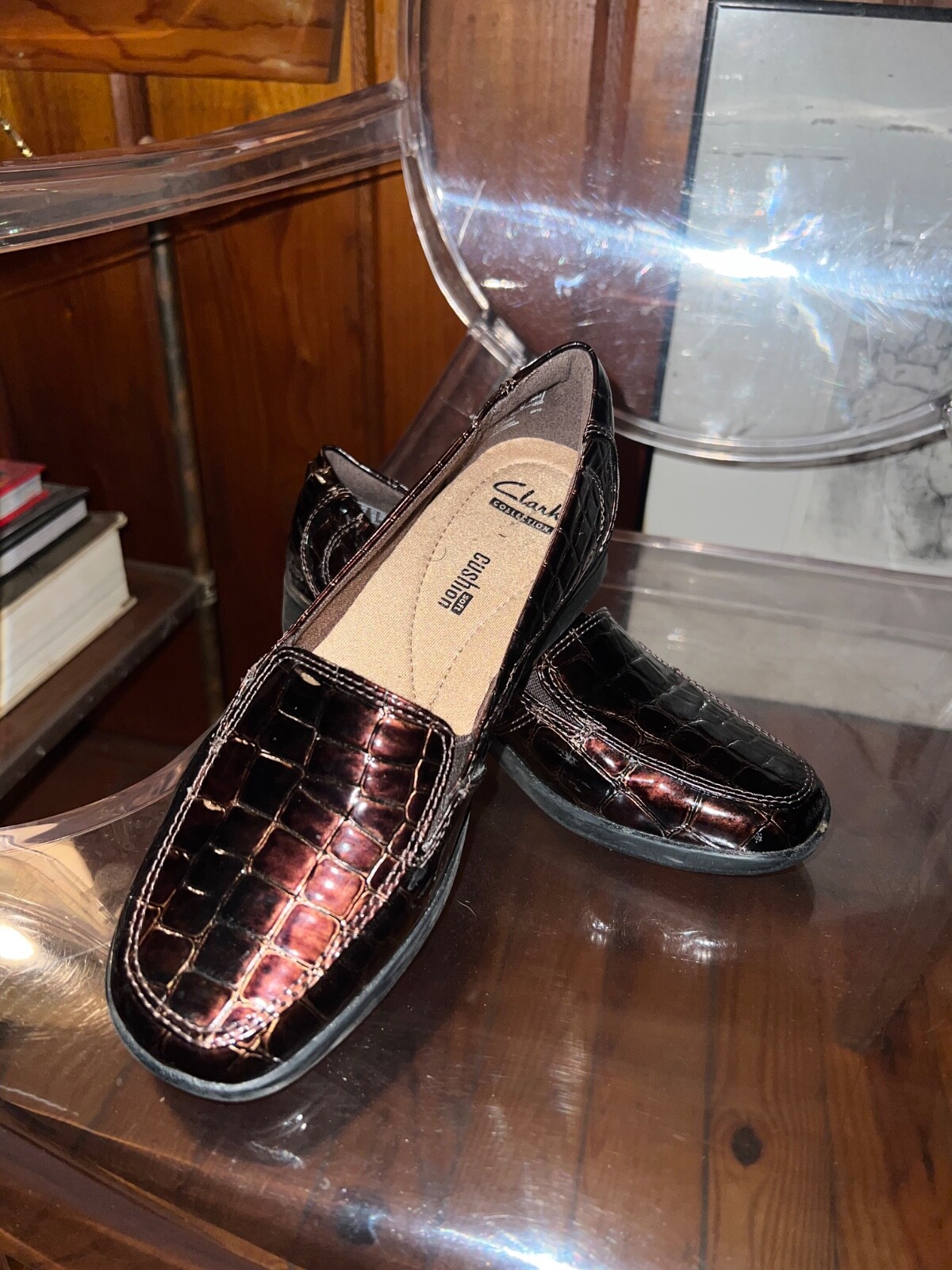 Clarks Women's Gael Angora loafer Size 6W Croc Patent Low Wedge Shoe