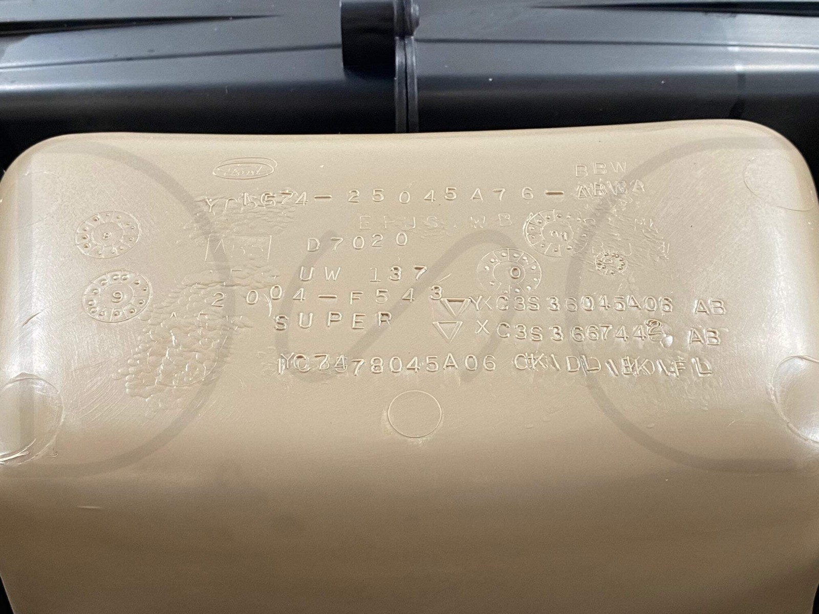 03-07 Ford F250 F350 King Ranch Super Duty Center Console Floor Storage Tan OE