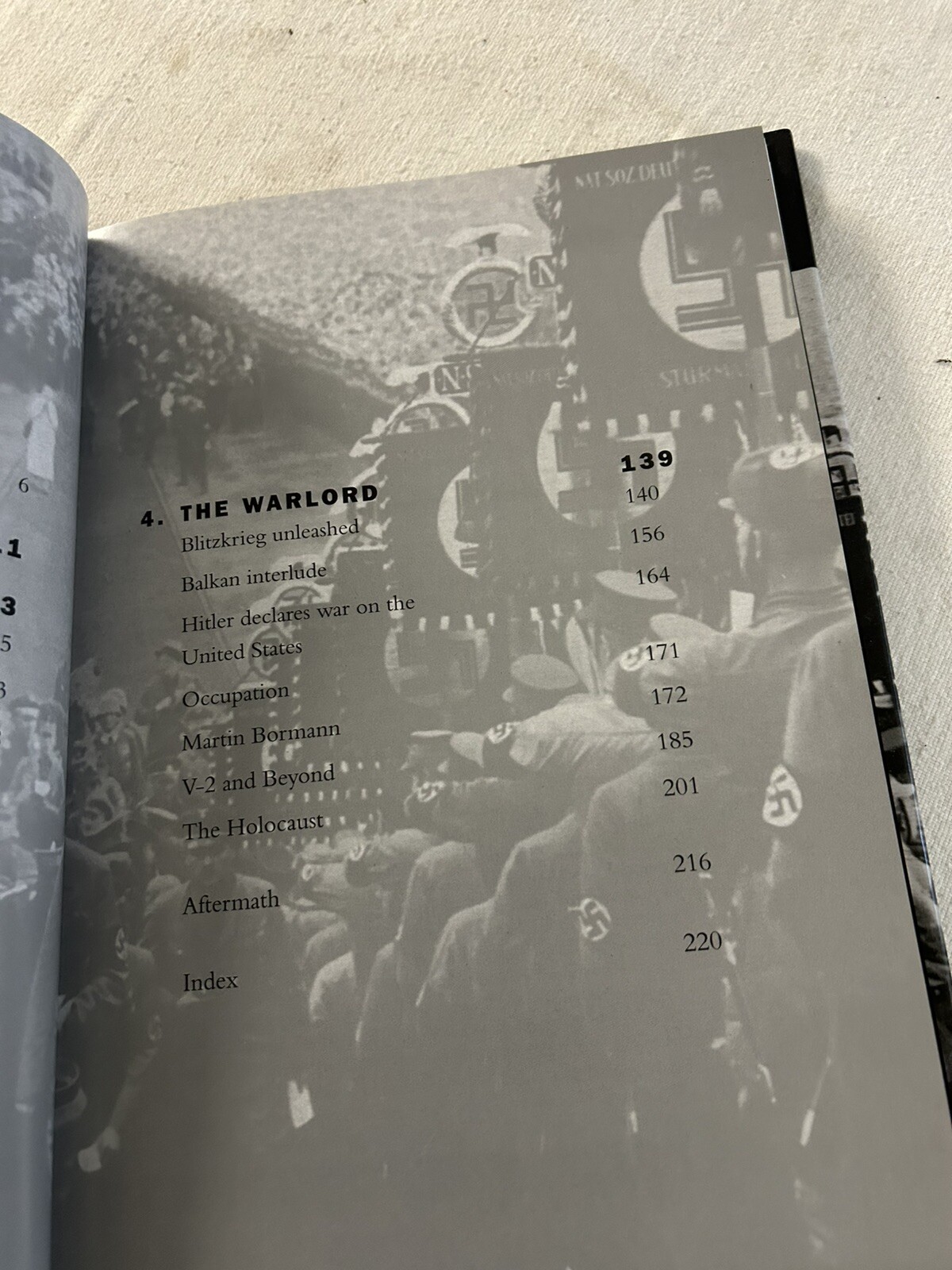 HITLER An Illustrated Life by Robin Cross - 2009 Hardcover w/DJ - WWII Book L3