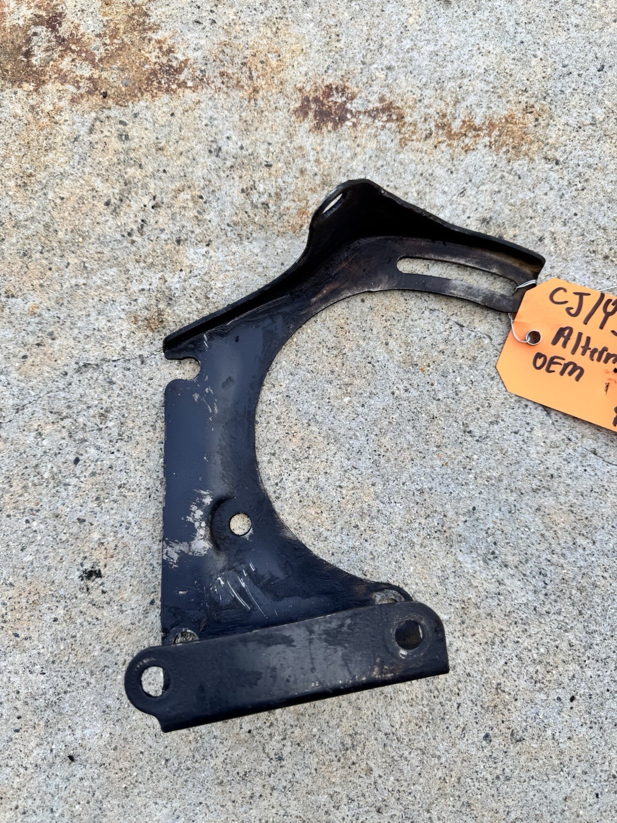 Jeep Wrangler CJ/YJ 4.2L 6cyl Alternator Bracket OEM