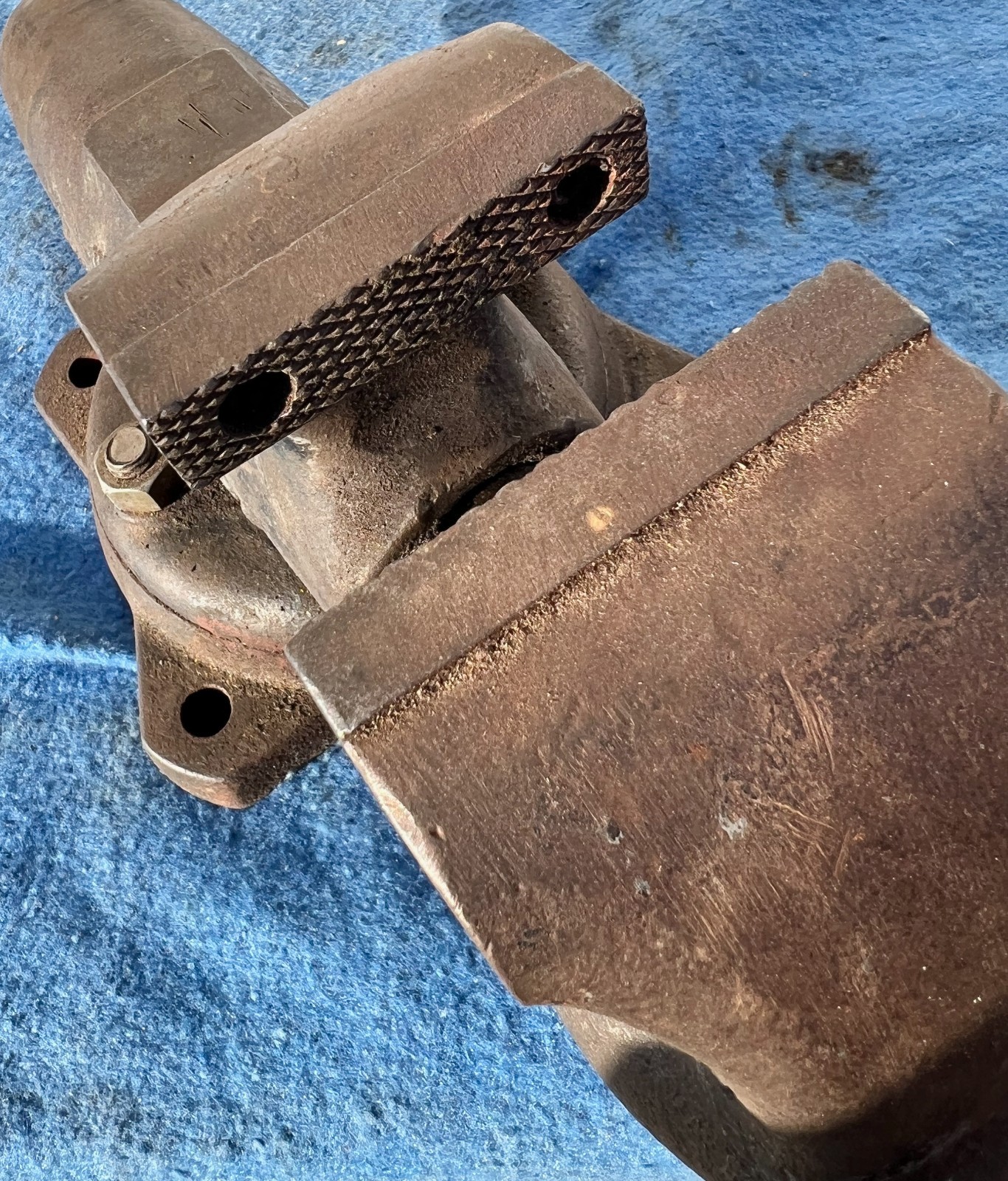 Wilton 3" bullet vise for parts look at pictures