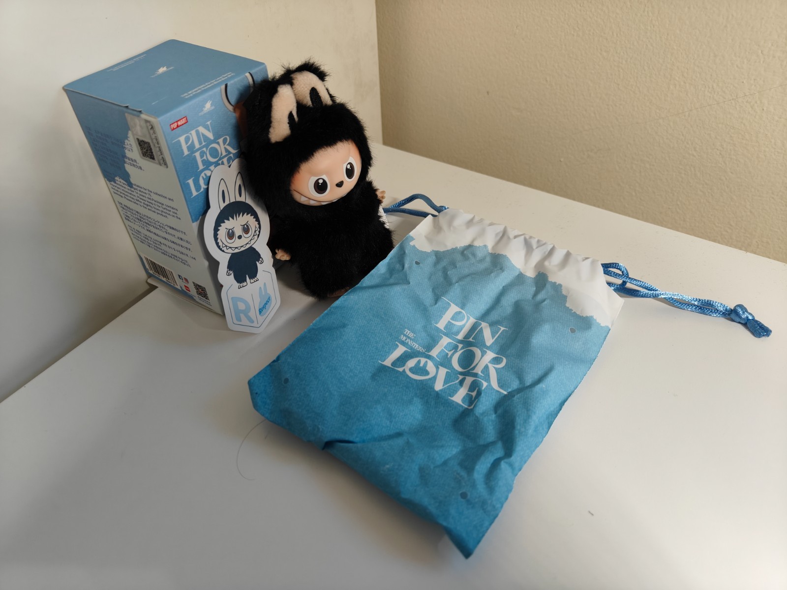 POP MART Labubu V4 The Monsters Pin For Love Alphabet Plush Pendant - Letter R