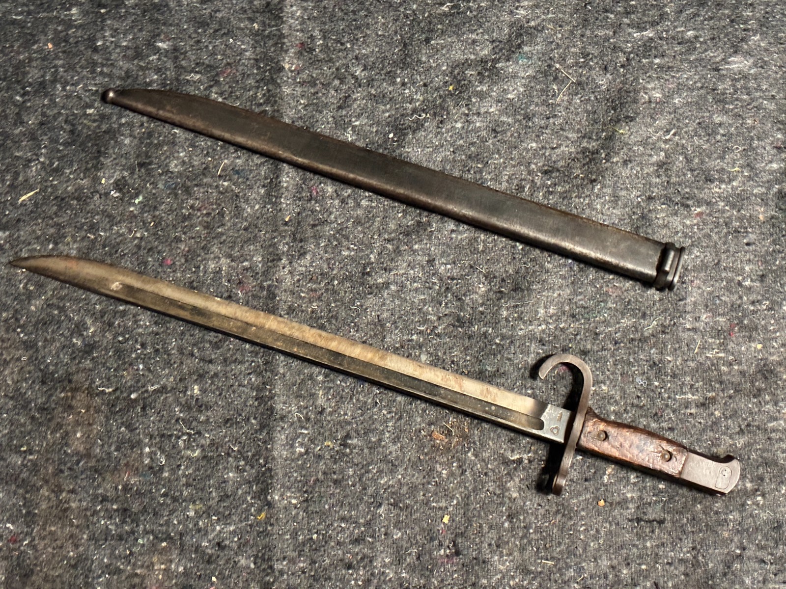 WW2 JAPANESE TYPE 30 ARISAKA BAYONET AND SCABBARD