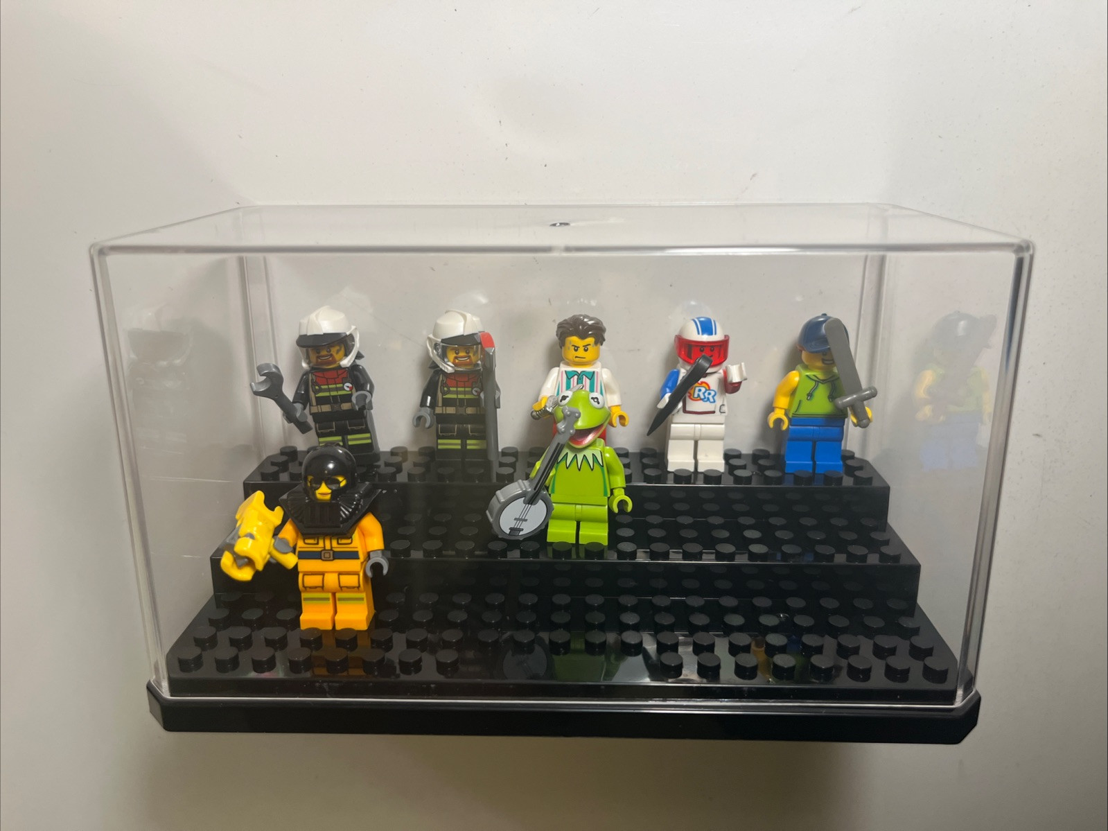 New! - Clear Display Case For Lego Minifigures Black Base Stackable 3-Steps