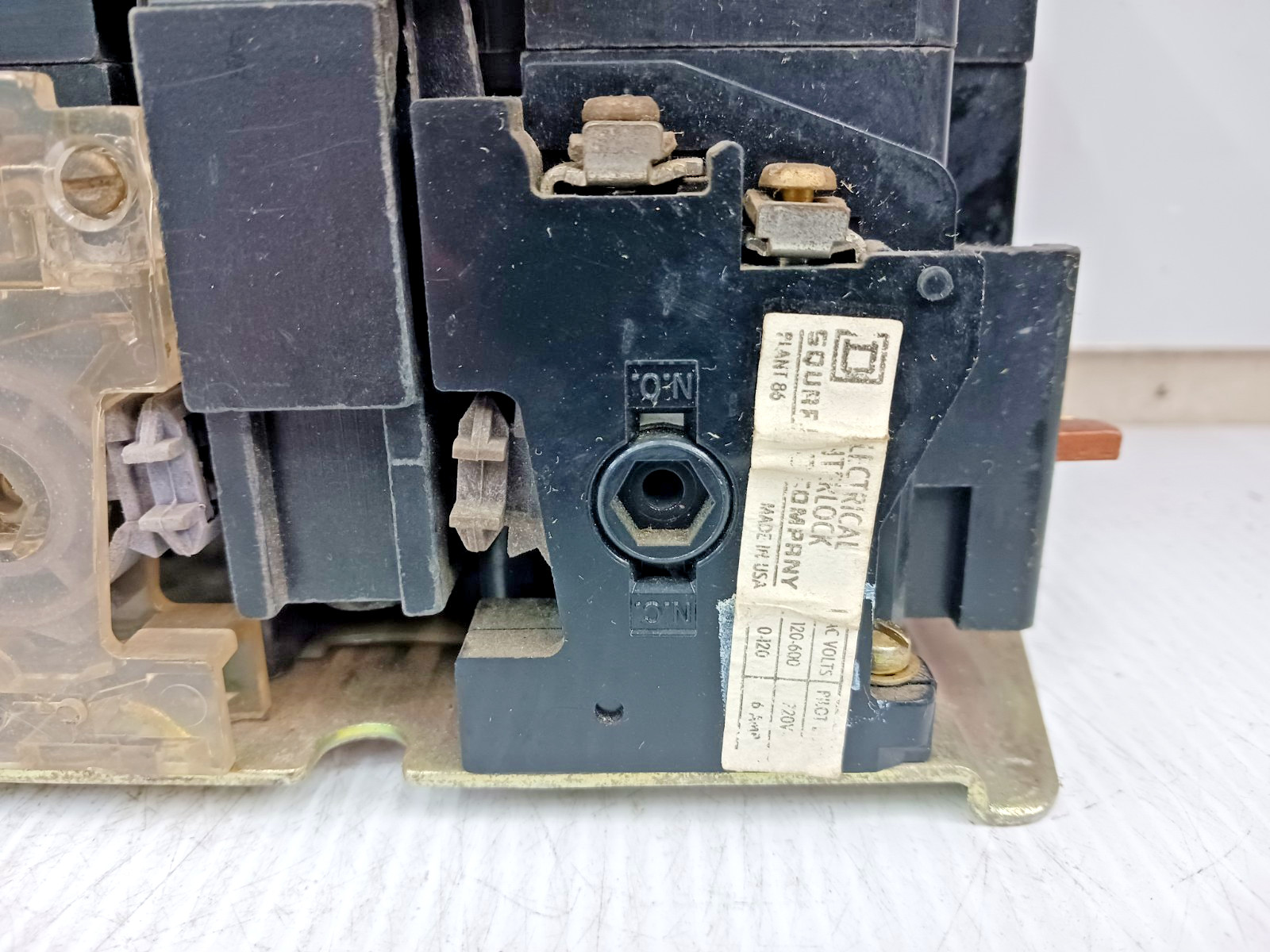 Square D Size 3 Motor Starter 600 VAC Max 120 VAC Coil 50 HP Max 8536SEO1