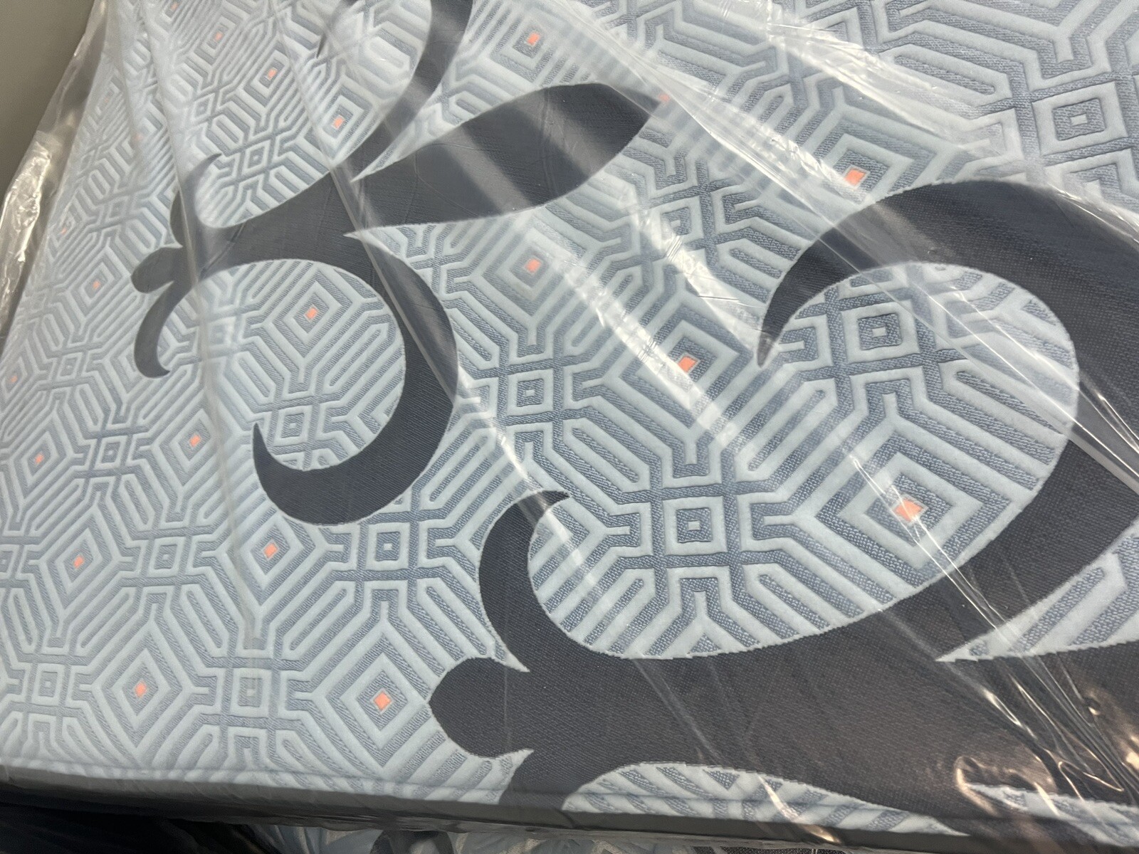 STEARNS & FOSTER LUX ESTATE HYBRID FIRM QUEEN MATTRESS NEW 2023 CLEARANCE