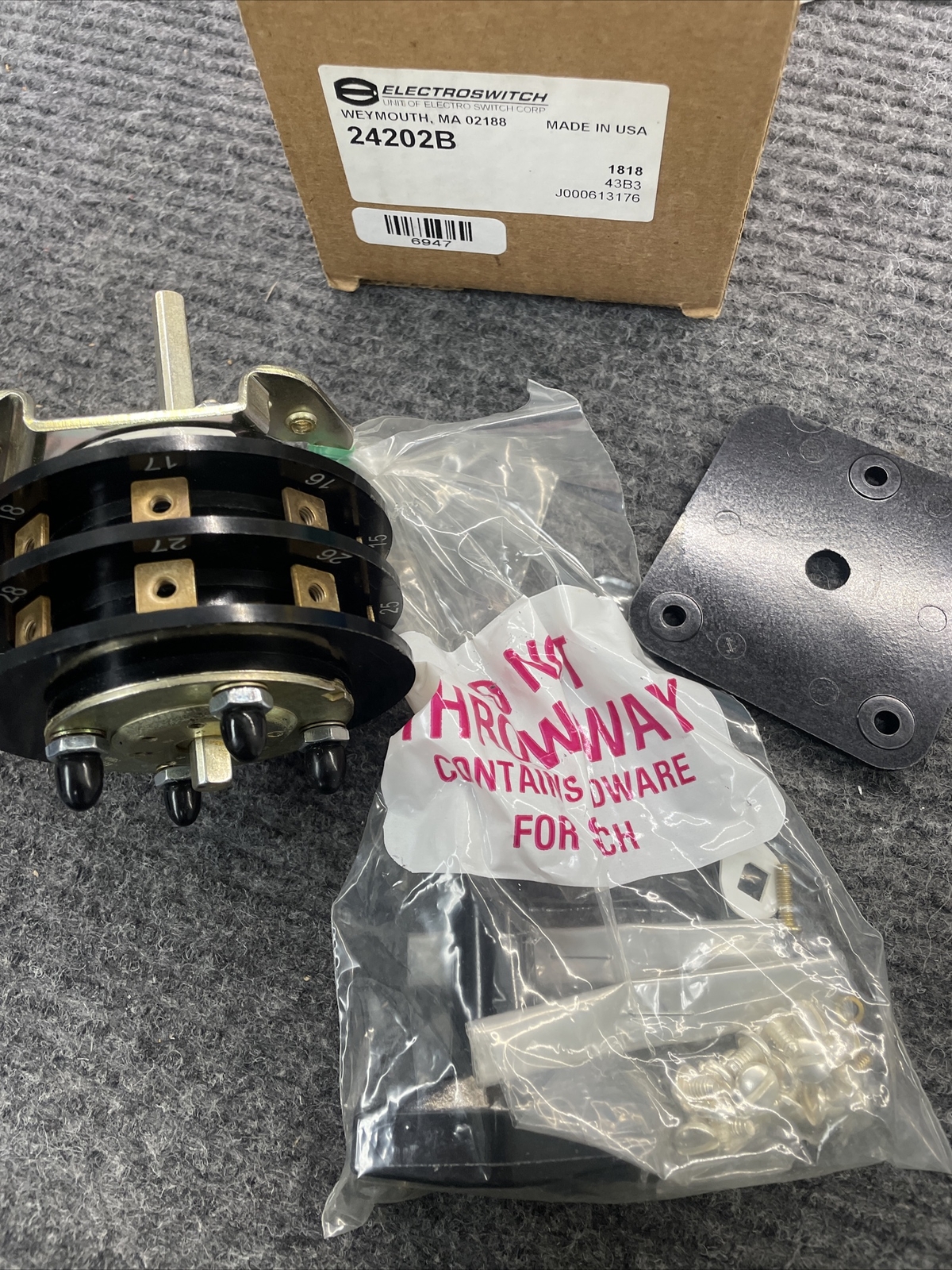 ElectroSwitch 24202B 20A 600V 2HP Rotary Knob Switch 8 Position 2 Stack Double