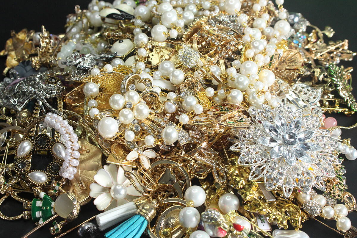 All the wearable items resold in the jewelry section are in perfect condition