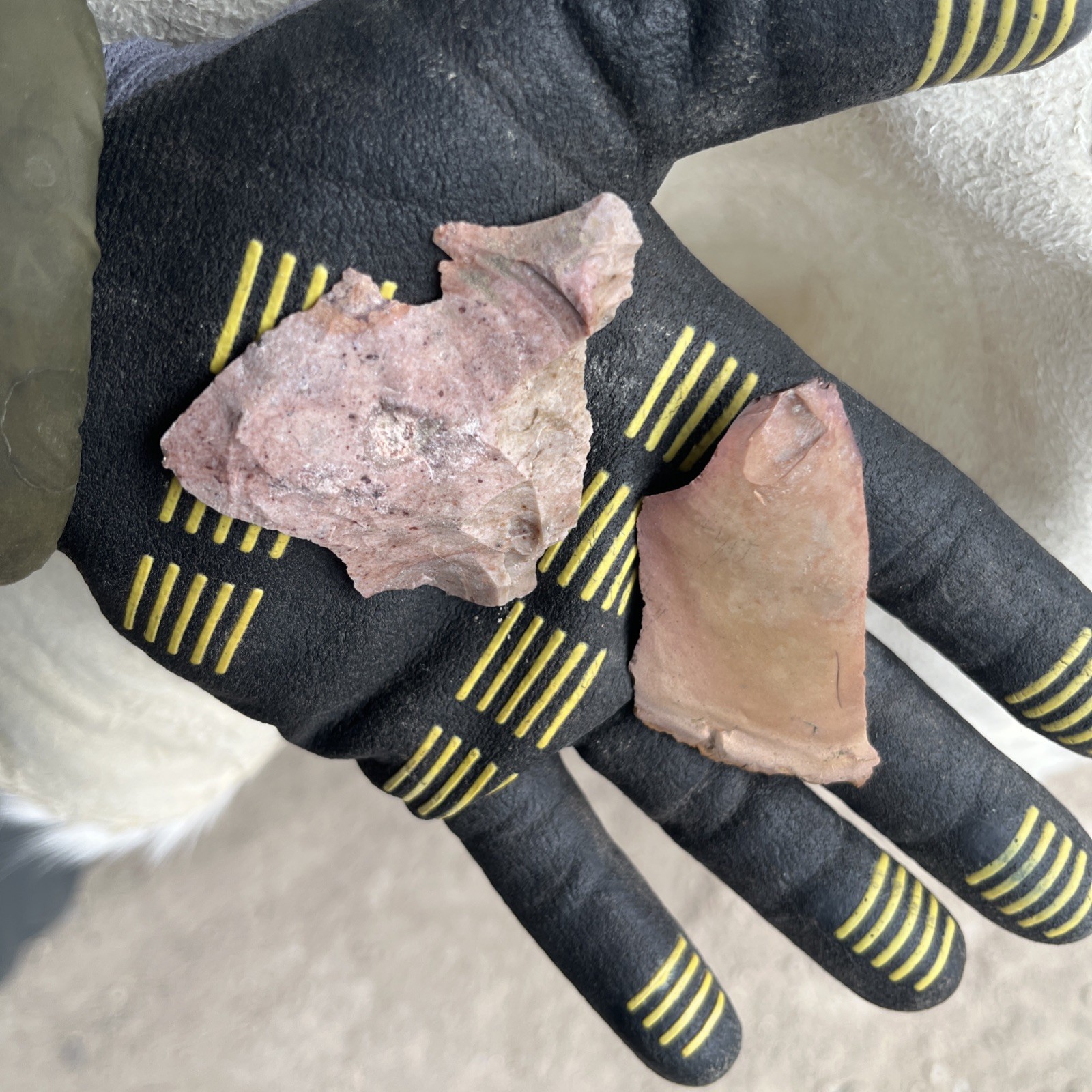 Heat Treated Variety Texas Chert/Flint spalls for making 1-5 in. Points -12 lbs.