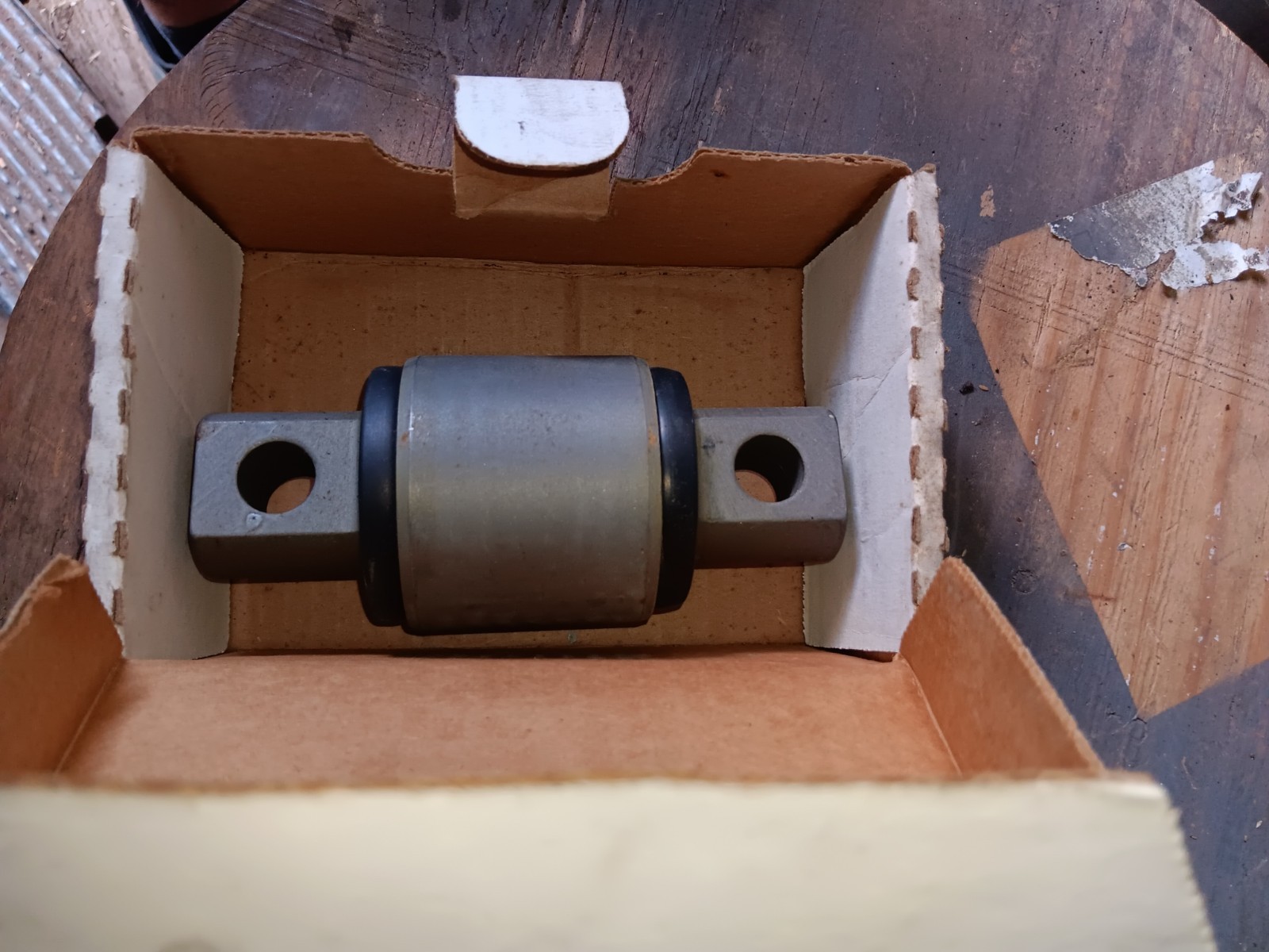 New Batco Torque Arm Bushing for Mack Peterbilt 09-5722