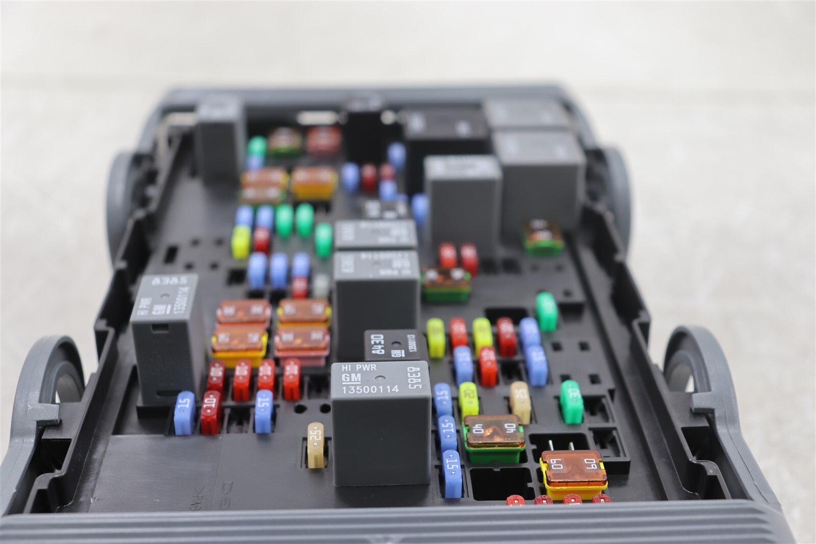 NEW GM Engine Wiring Harness Junction Block 19210437 Suburban Tahoe Yukon 2007