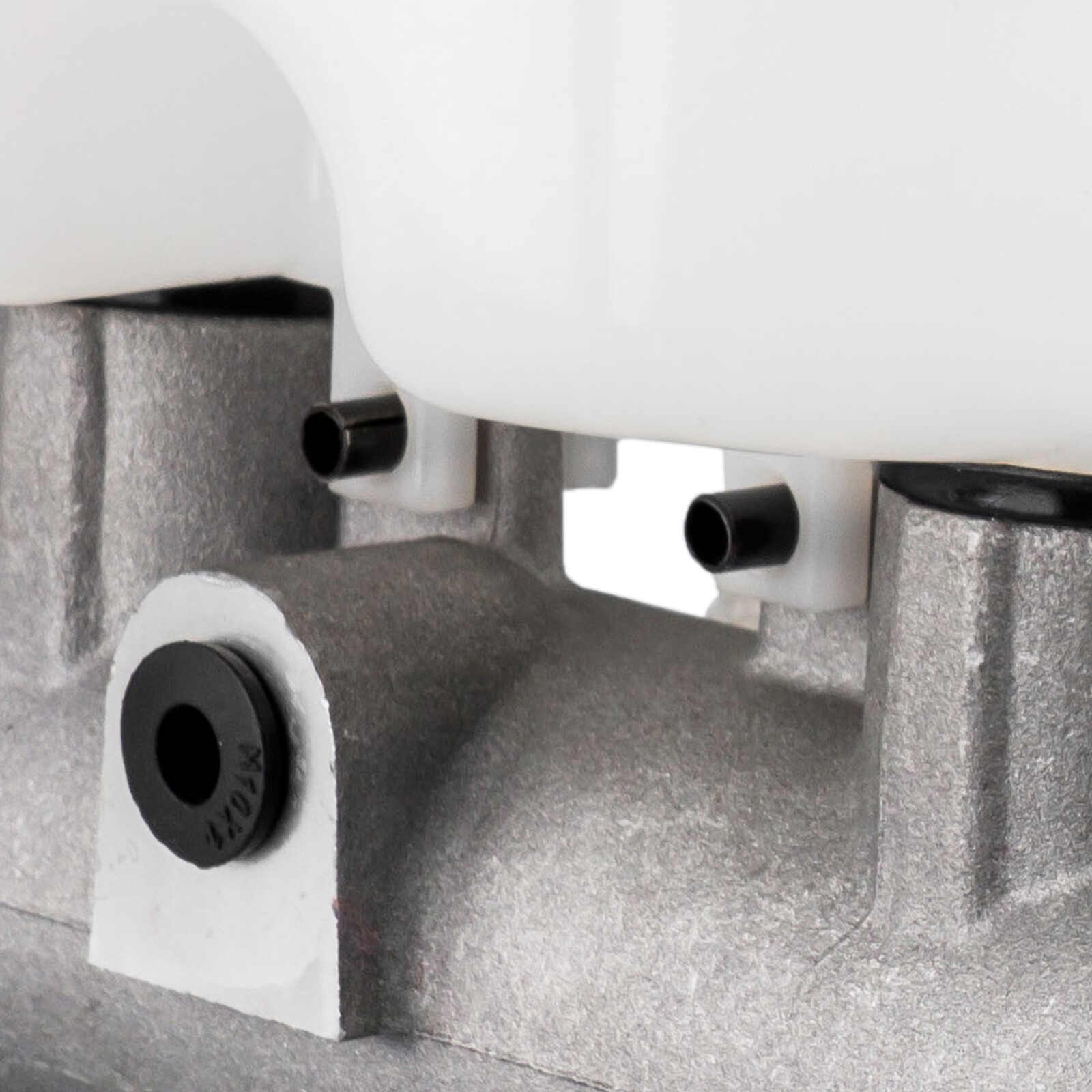 Brake Master Cylinder w/Reservoir For Dodge Ram 1500 Ram 2500 Ram 3500 1998-2001