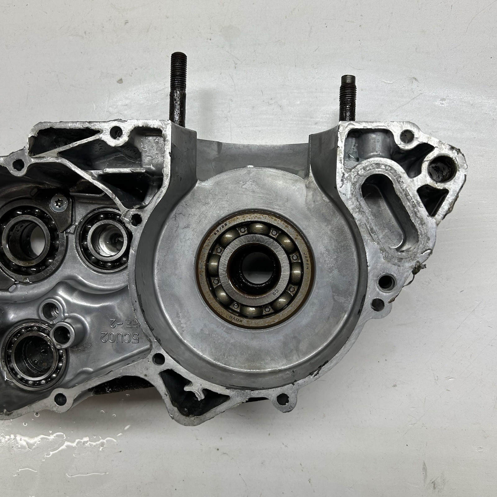 11 - 26 YAMAHA YZ 250 X 2 STROKE LEFT SIDE CRANK CASE BOTTOM END