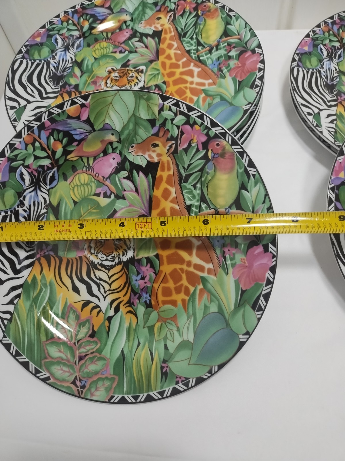 Sakura Ultra Porcelain Dinnerware Set of 8 plates - "Magic Jungle" Pattern
