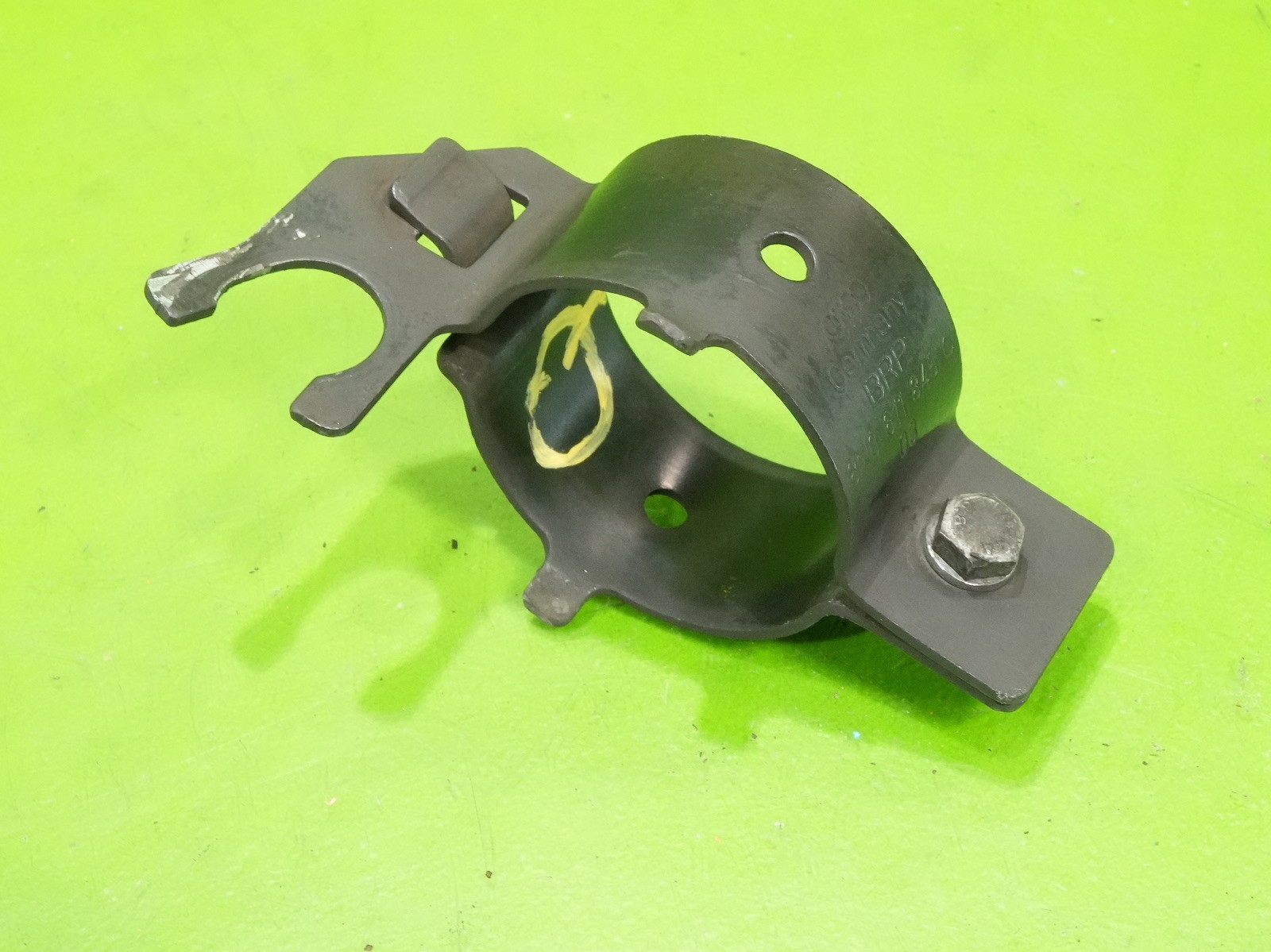 00-06 Audi TT OEM 8N611845 front strut brake hose line mount bracket holder