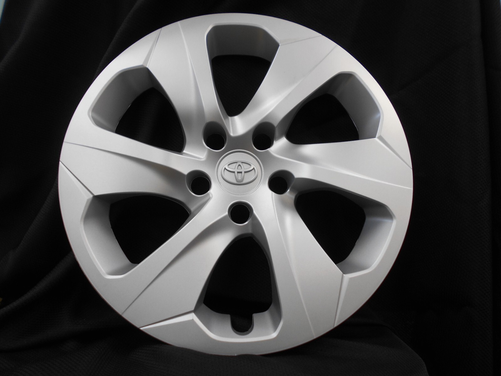 Hubcap for Toyota Rav4 2019-2025 New Genuine OEM Factory 17-in NEW 42602-0R040