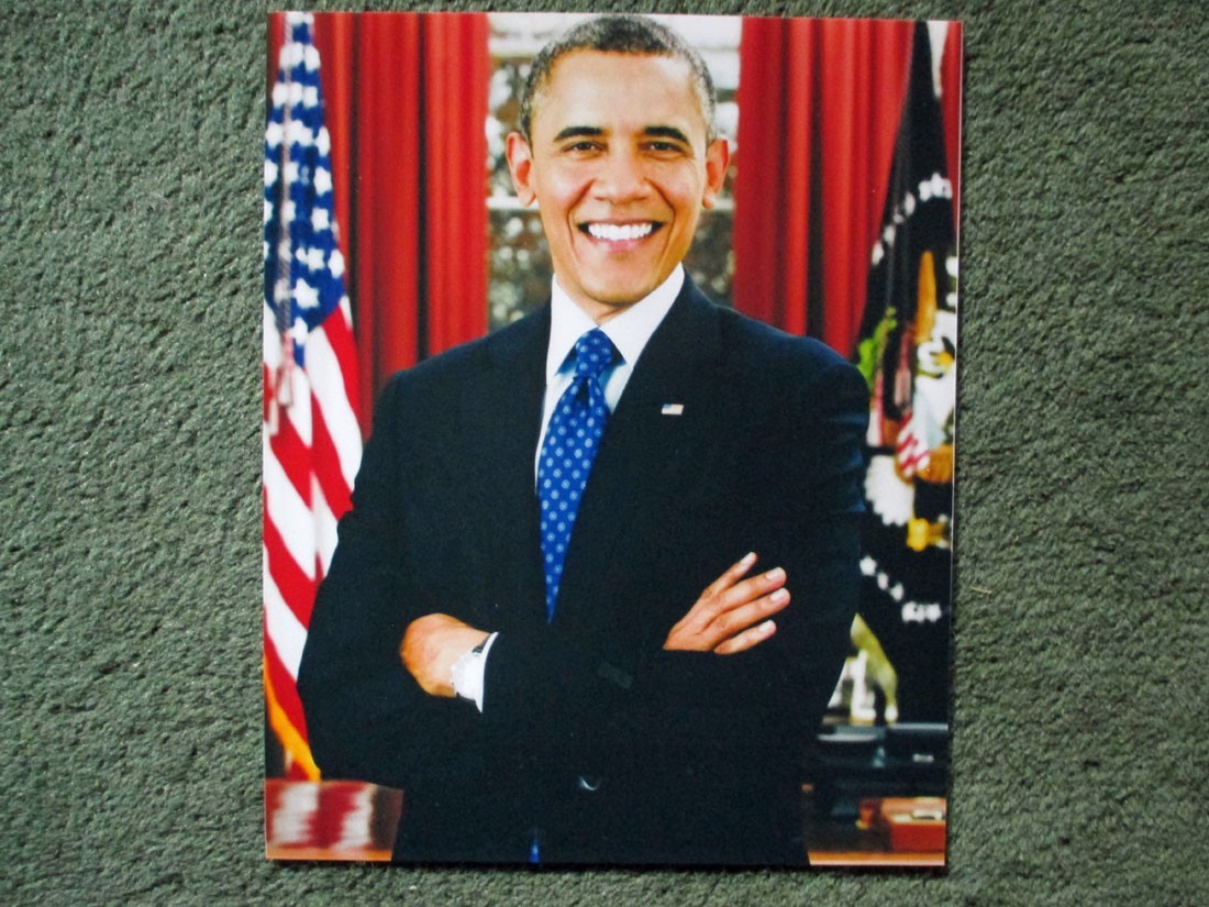 2016 PRESIDENT BARACK OBAMA AUTOGRAPHED CARD w/COA