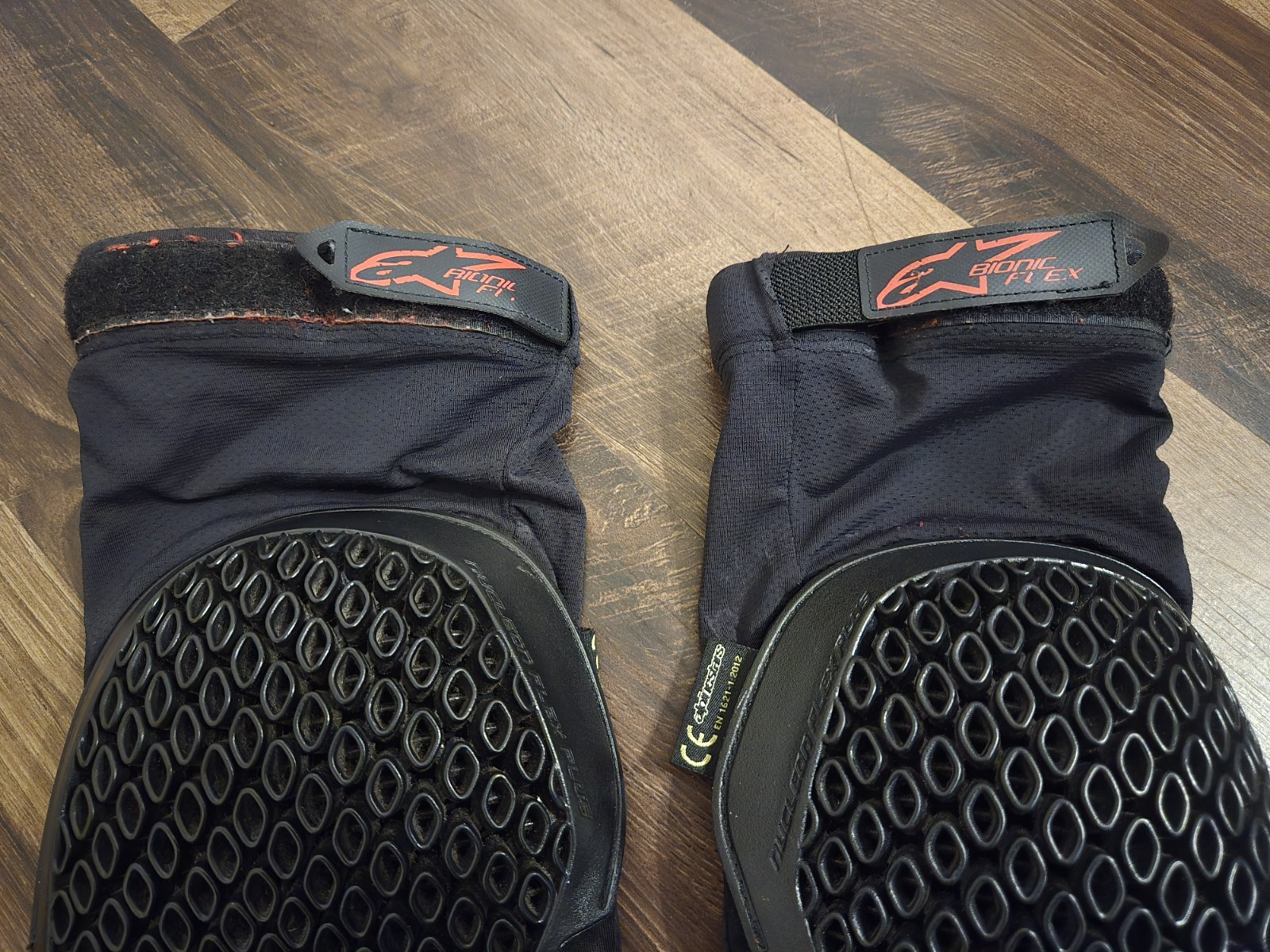 Alpinestars Adult Bionic Flex Knee Protectors - Black