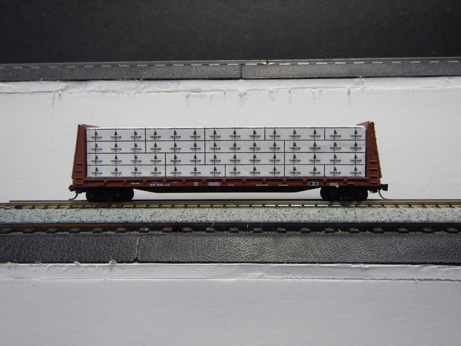 Solid Wood Wrapped Lumber Load for N Scale 60 Foot Bulkhead Flat Car
