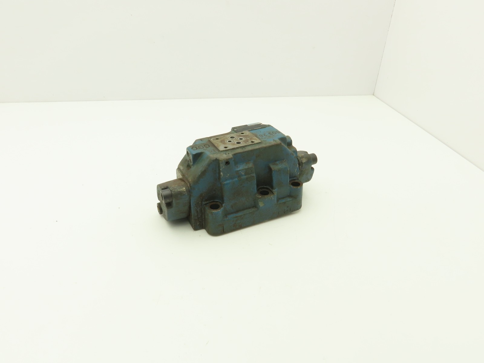 Rexroth 4WEH22E74/6EW110N-9ETK4 Hydraulic Directional Control Solenoid Valve